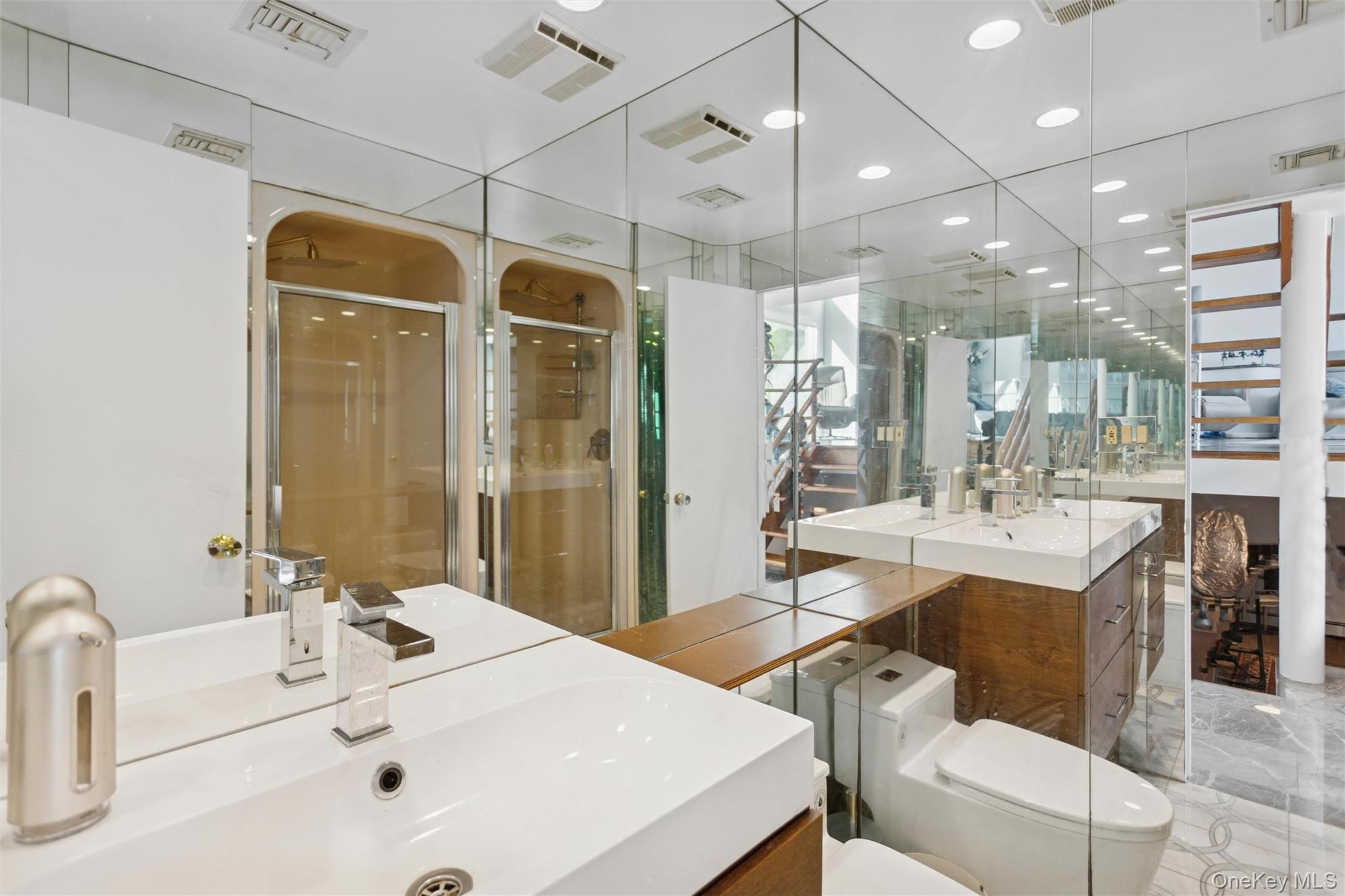 2729 Shore Drive Property Photo 15