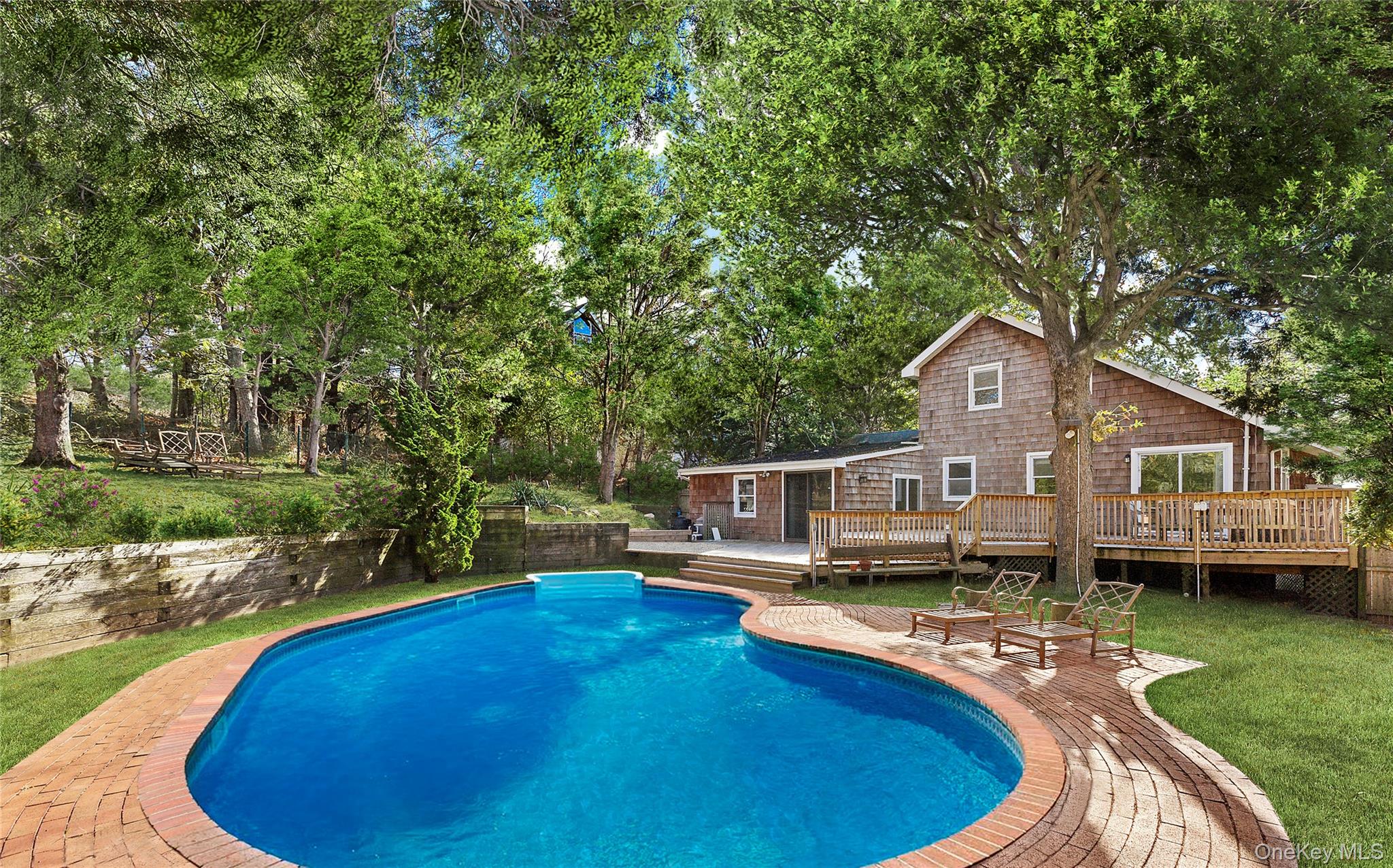 16 Peconic Road Property Photo 1