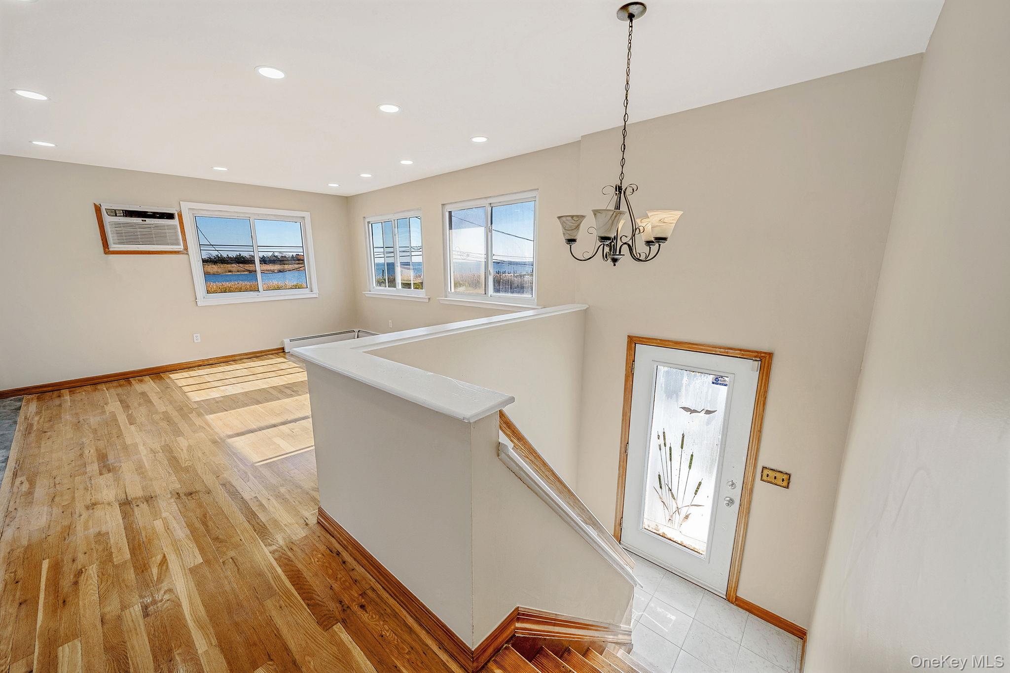 4 Bay Place Property Photo 3
