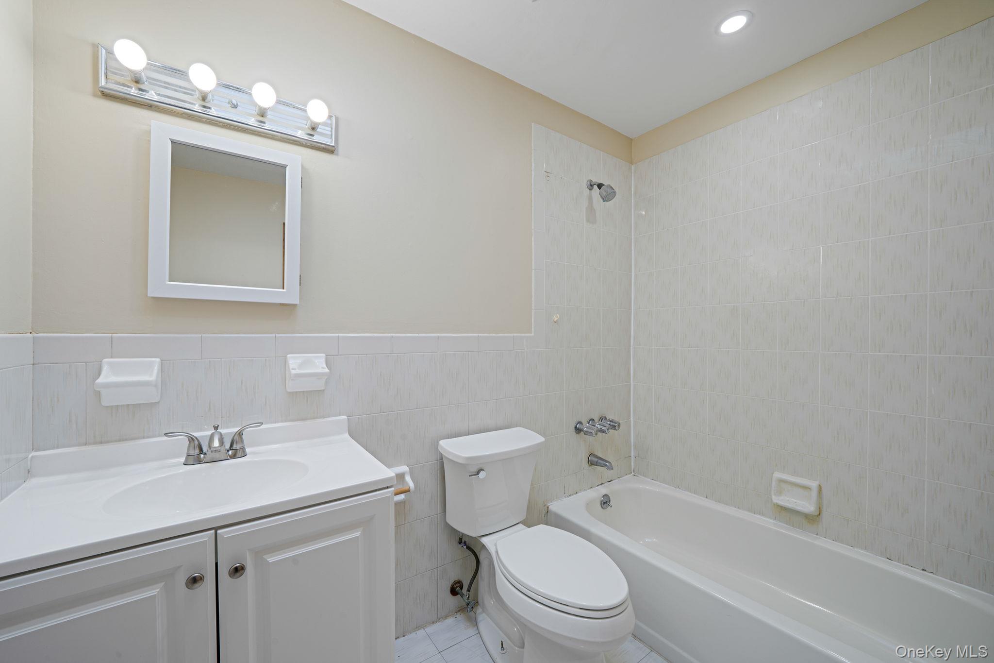 4 Bay Place Property Photo 20