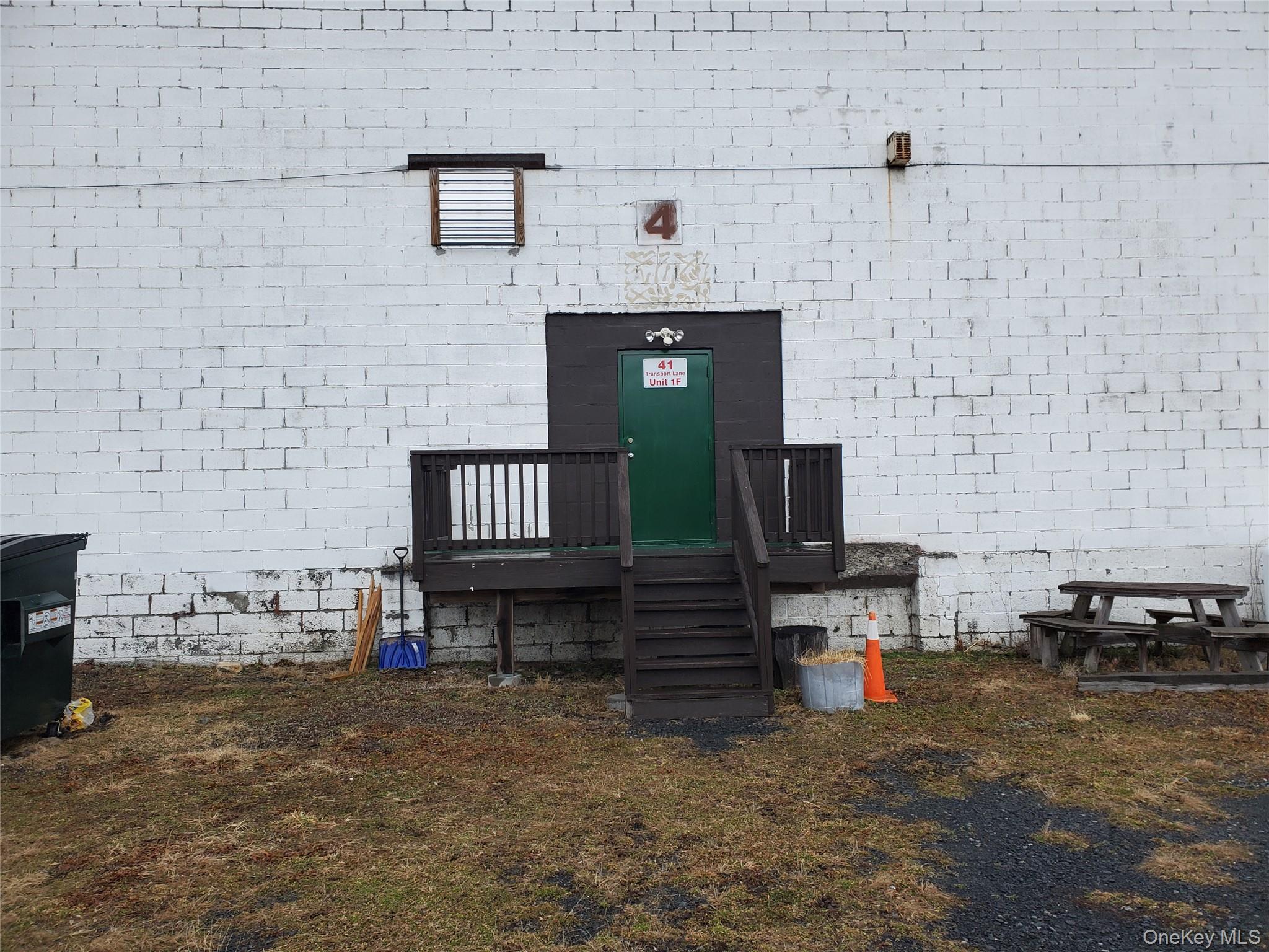 41 Transport Lane Property Photo 9