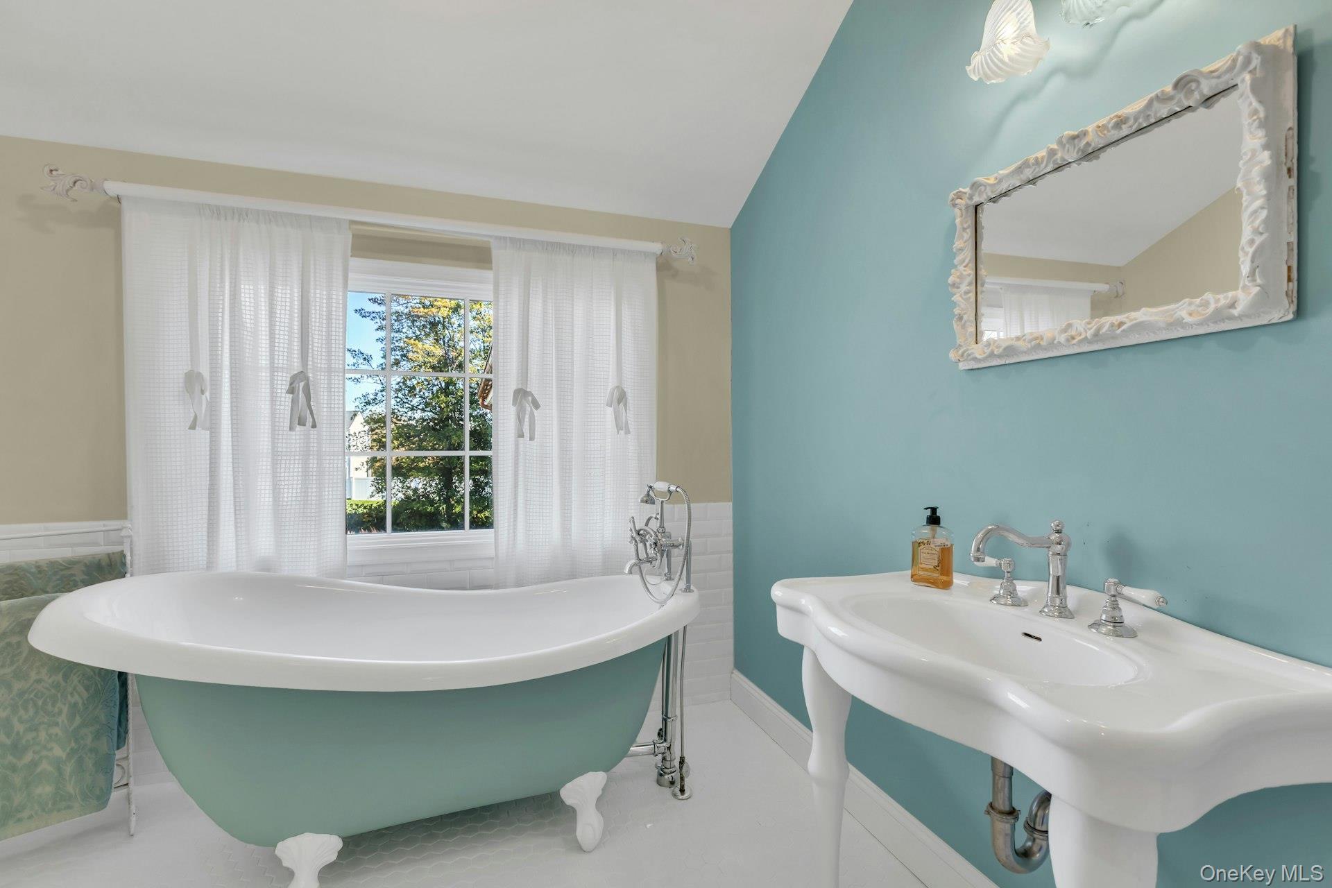 249 Gerritsen Avenue Property Photo 38