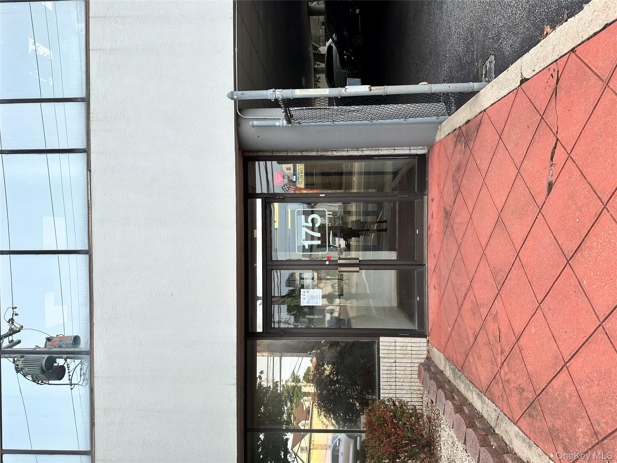 175 N Central Avenue Property Photo 1
