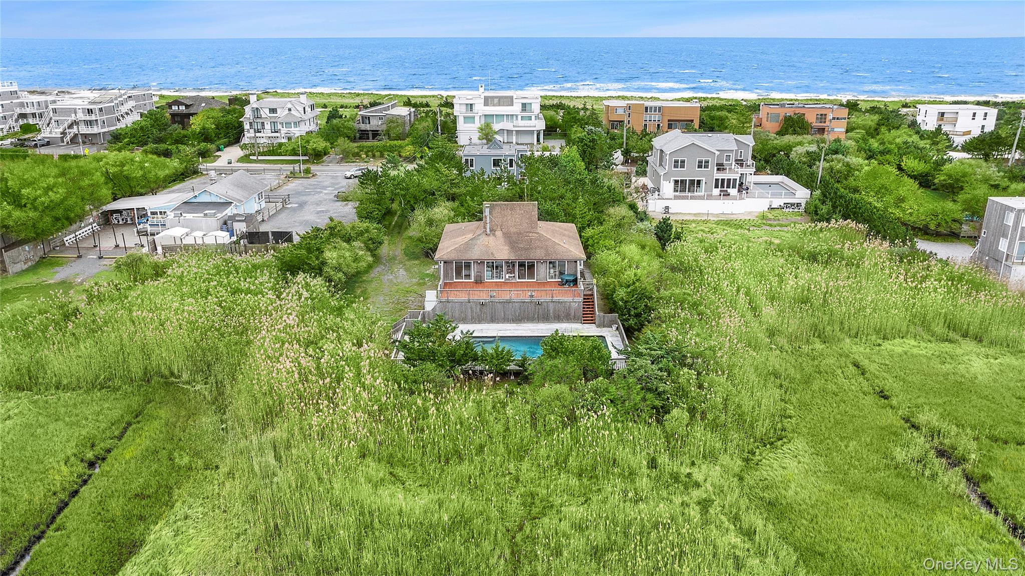 542 Dune Road Property Photo 1