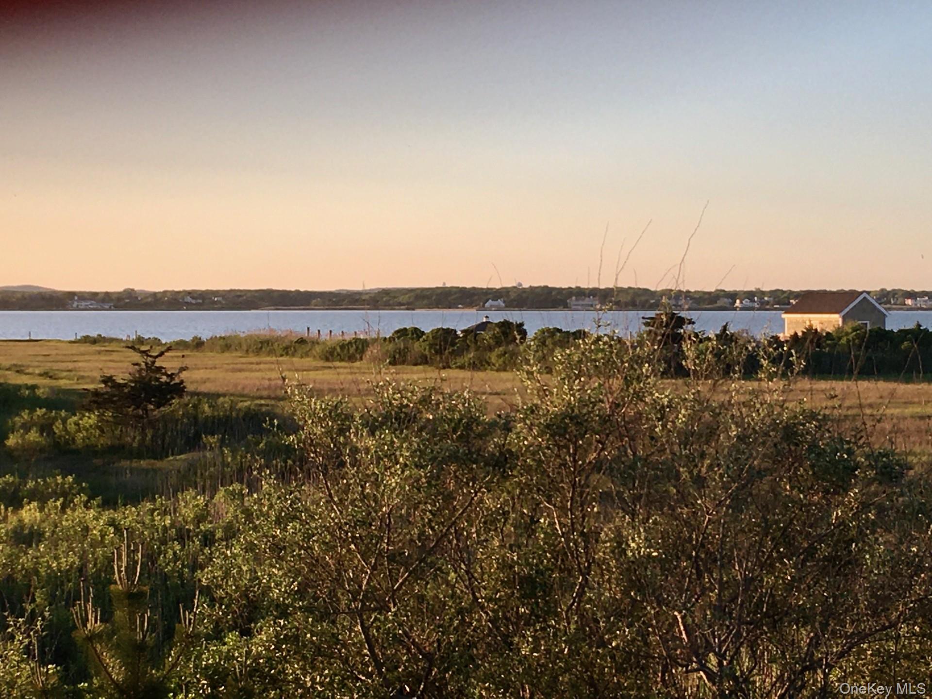 542 Dune Road Property Photo 3