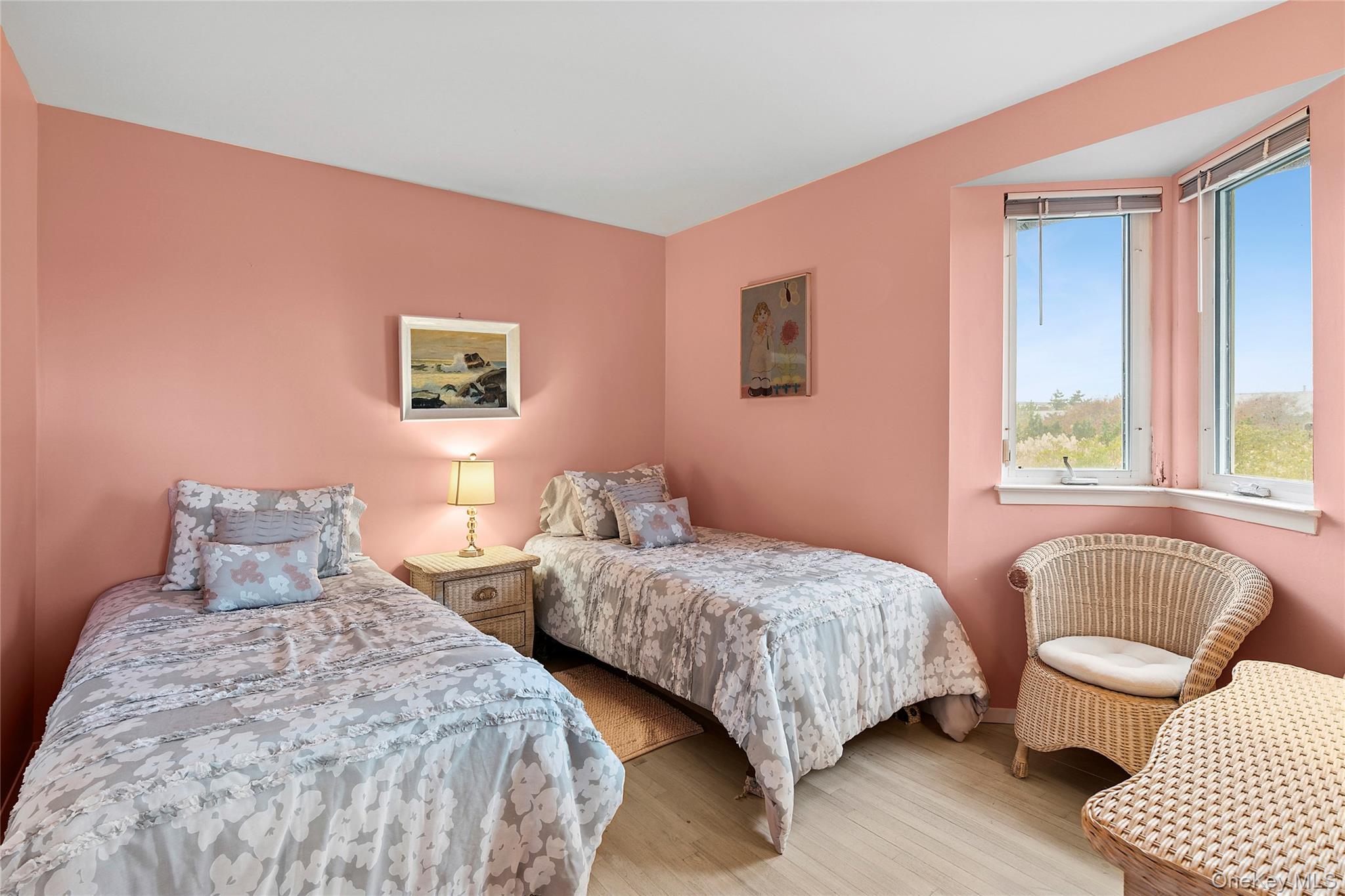 542 Dune Road Property Photo 10