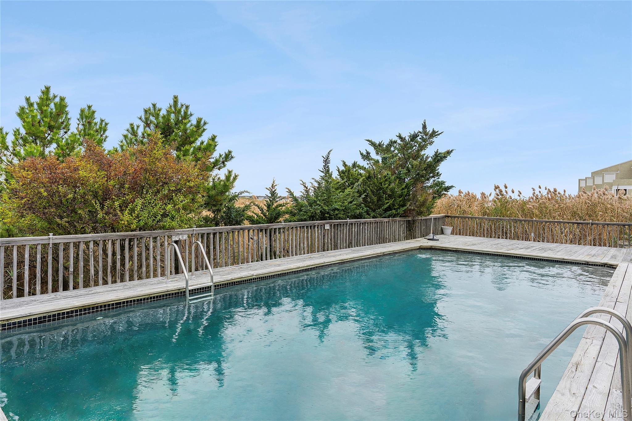 542 Dune Road Property Photo 14
