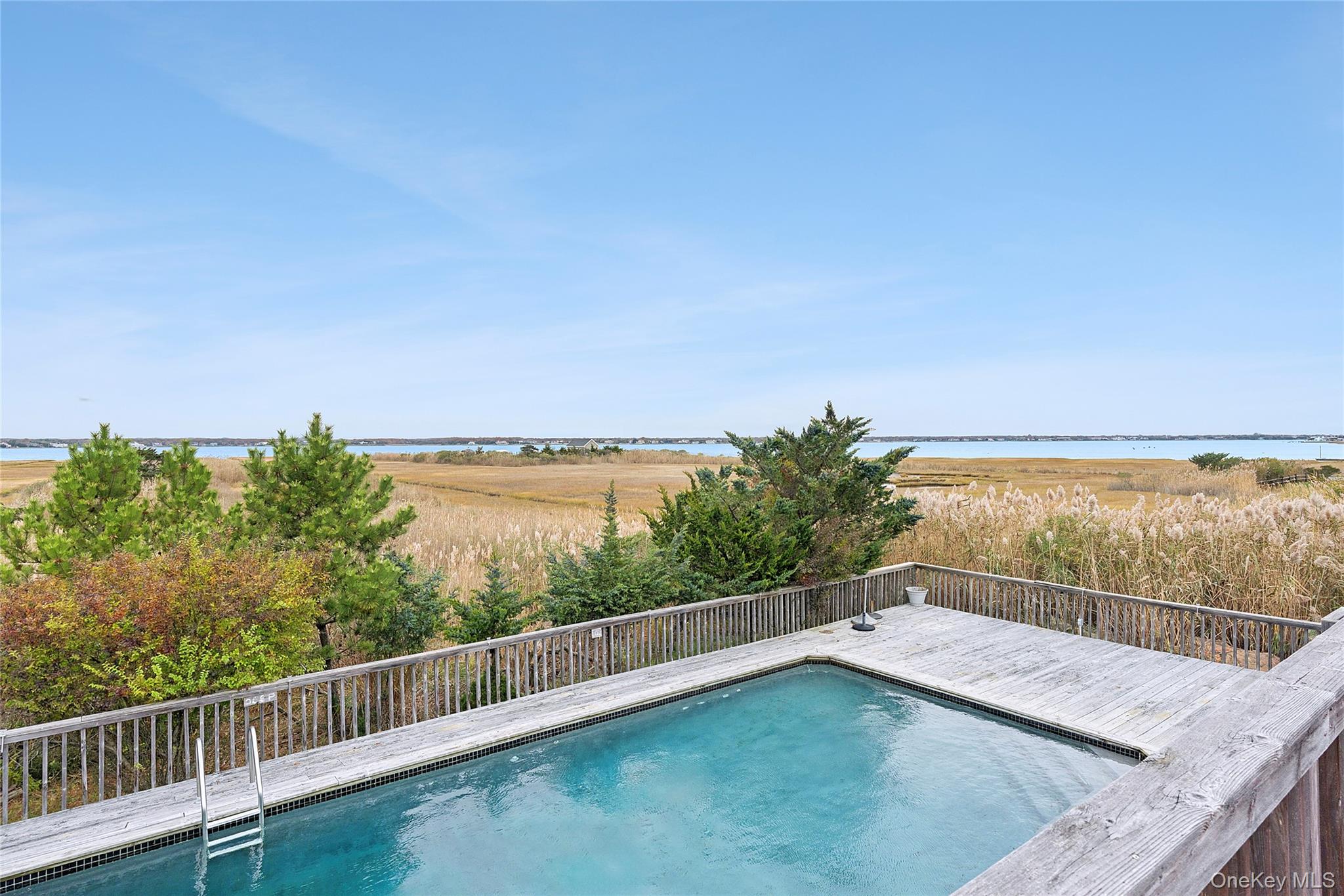542 Dune Road Property Photo 16