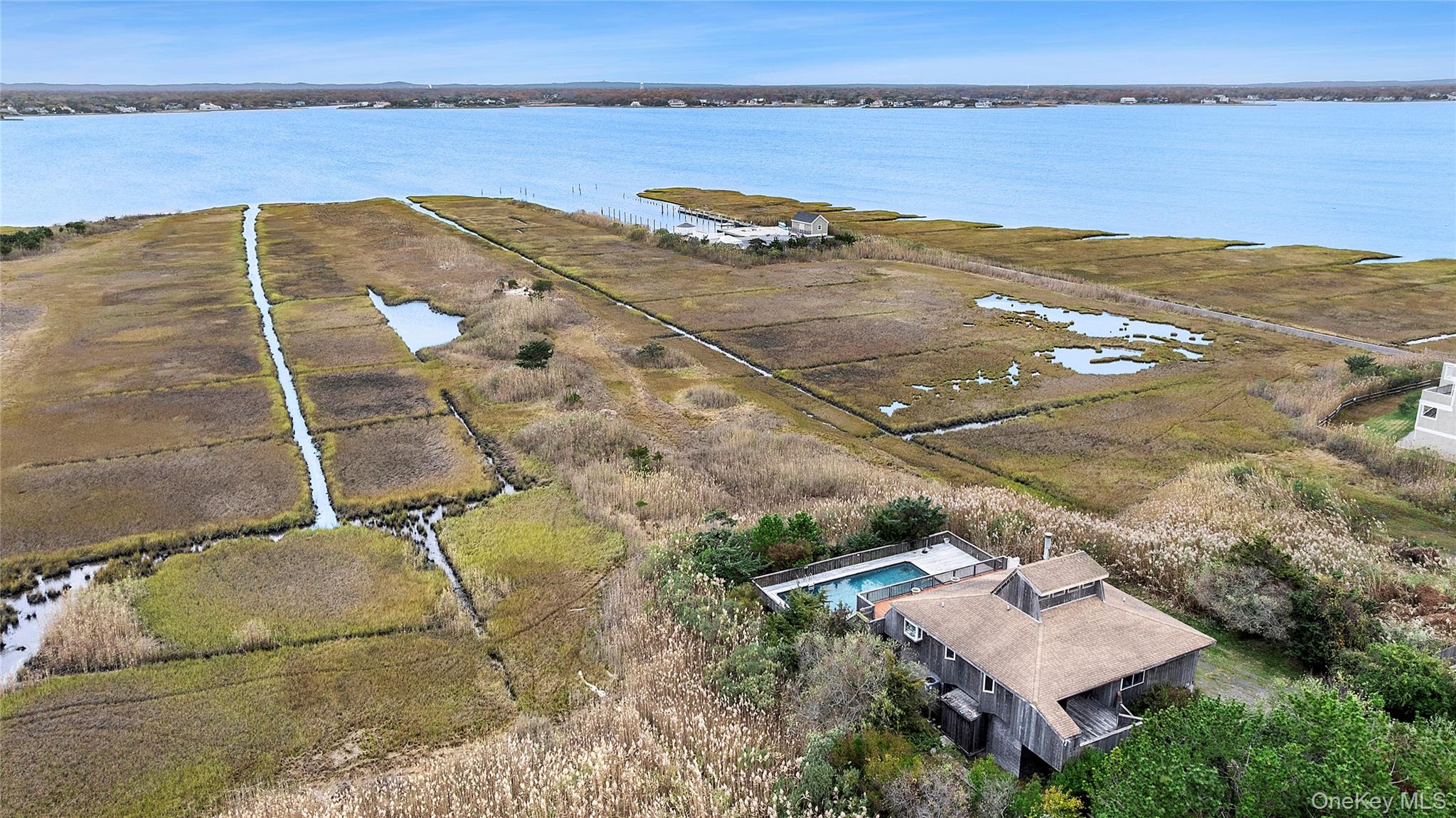 542 Dune Road Property Photo 18