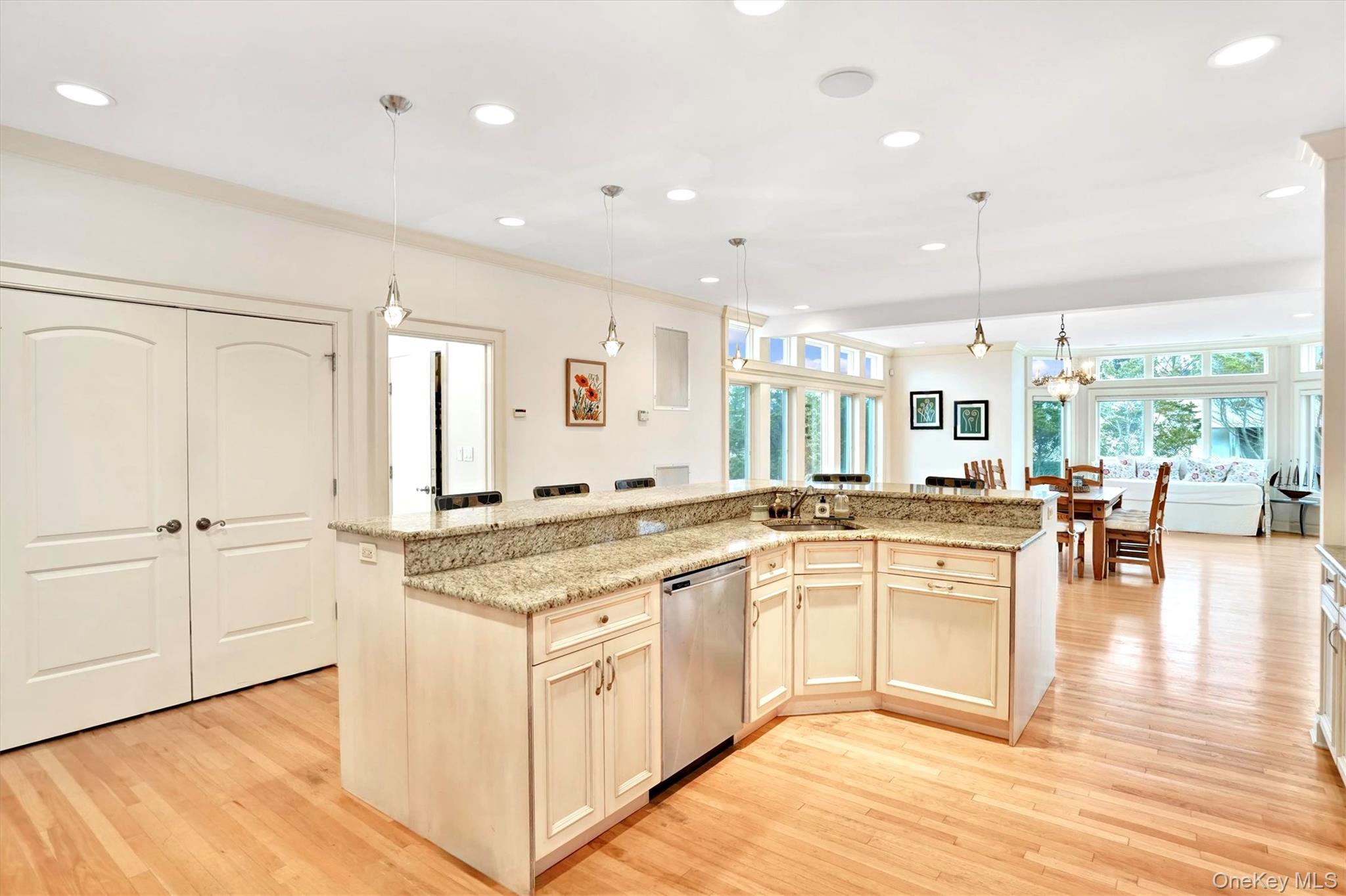 605 Dune Road Property Photo 13