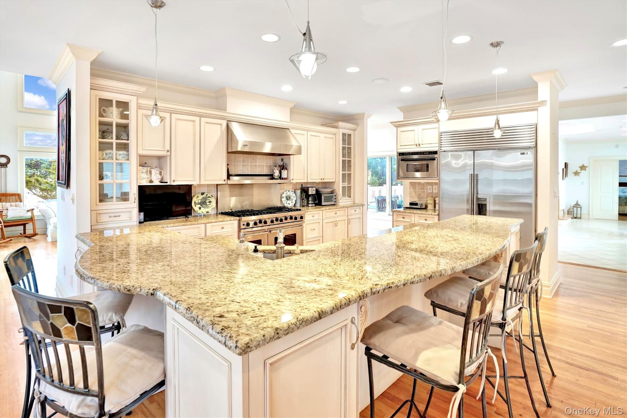 605 Dune Road Property Photo 14