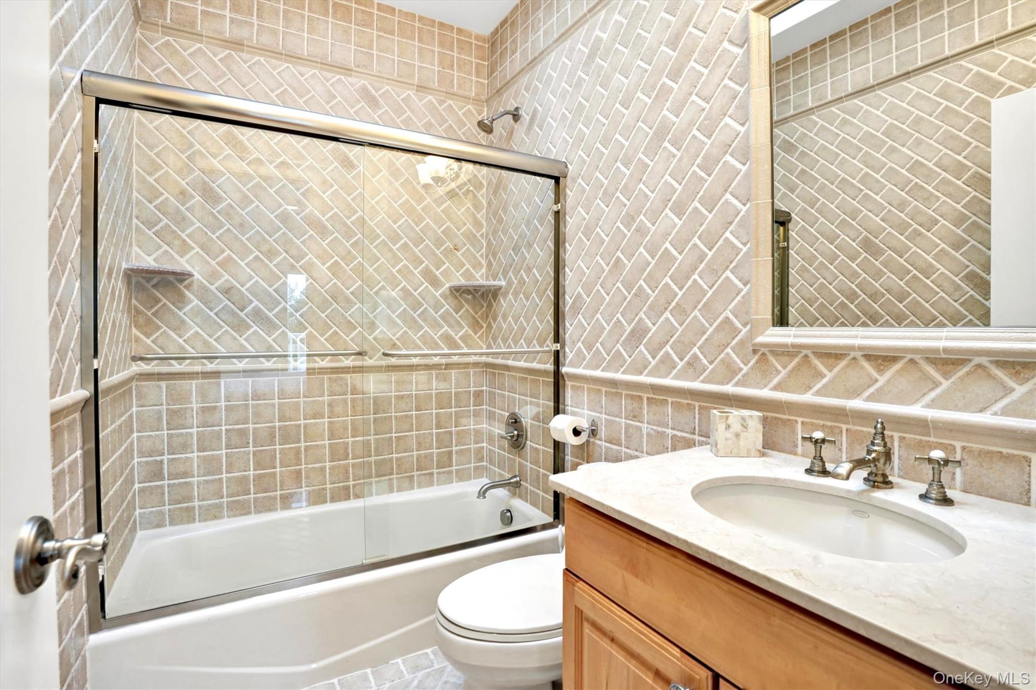 605 Dune Road Property Photo 36