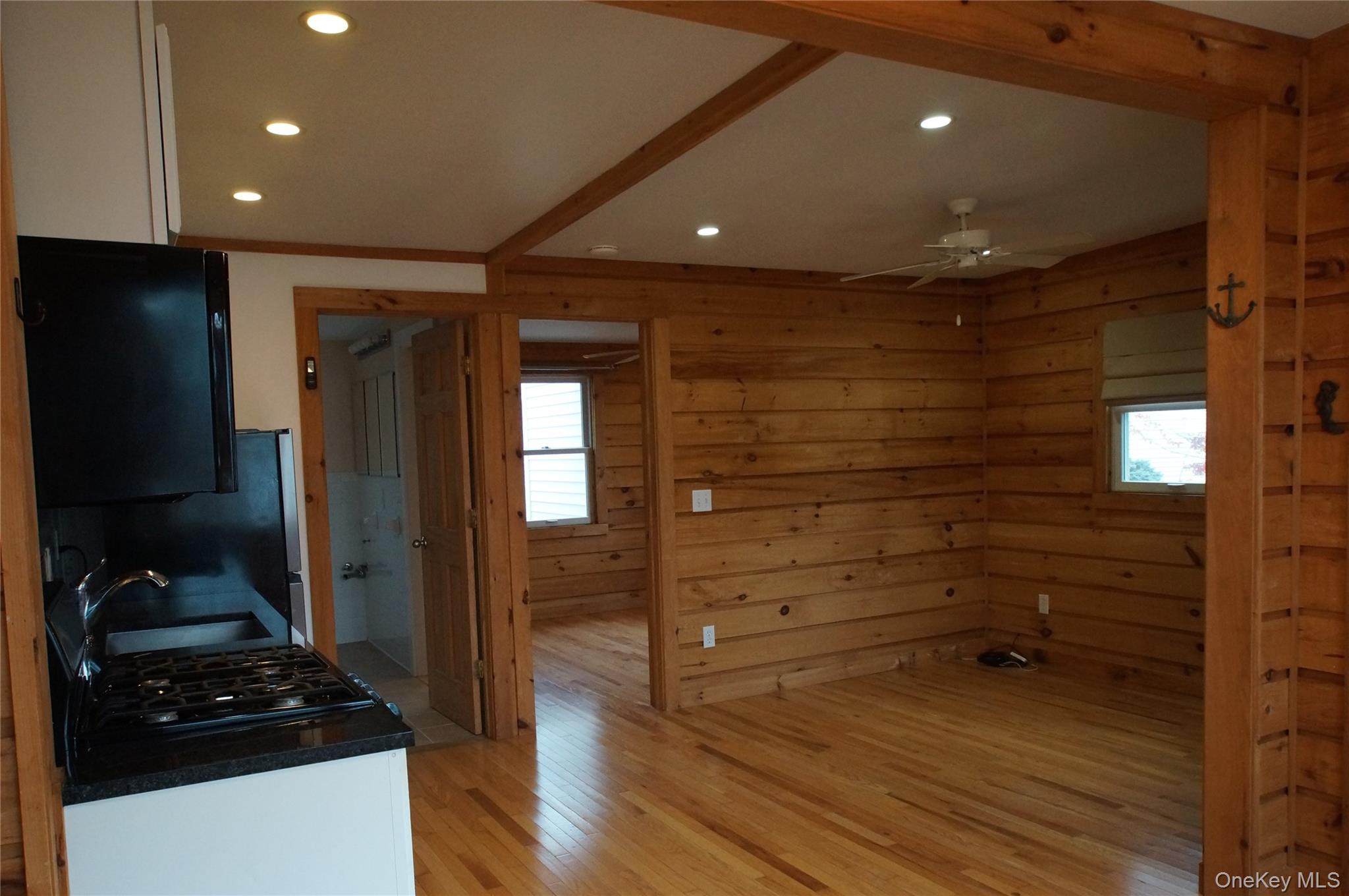 12 E Tiana Road #6 Property Photo 5