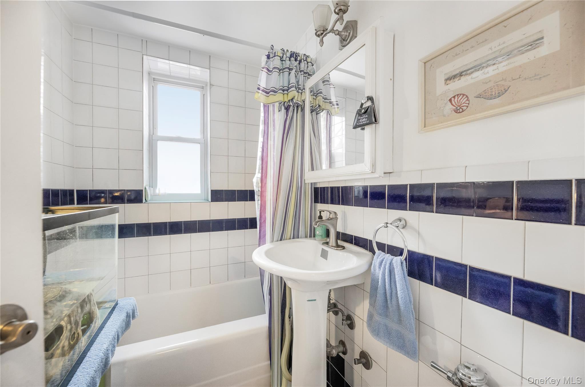 679 Warburton Avenue 1m Property Photo 9