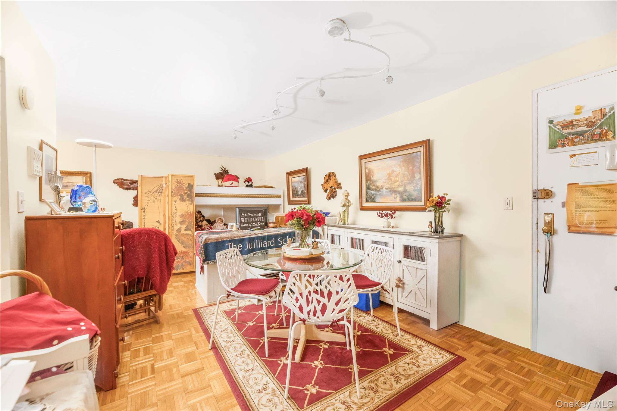 679 Warburton Avenue 1m Property Photo 10