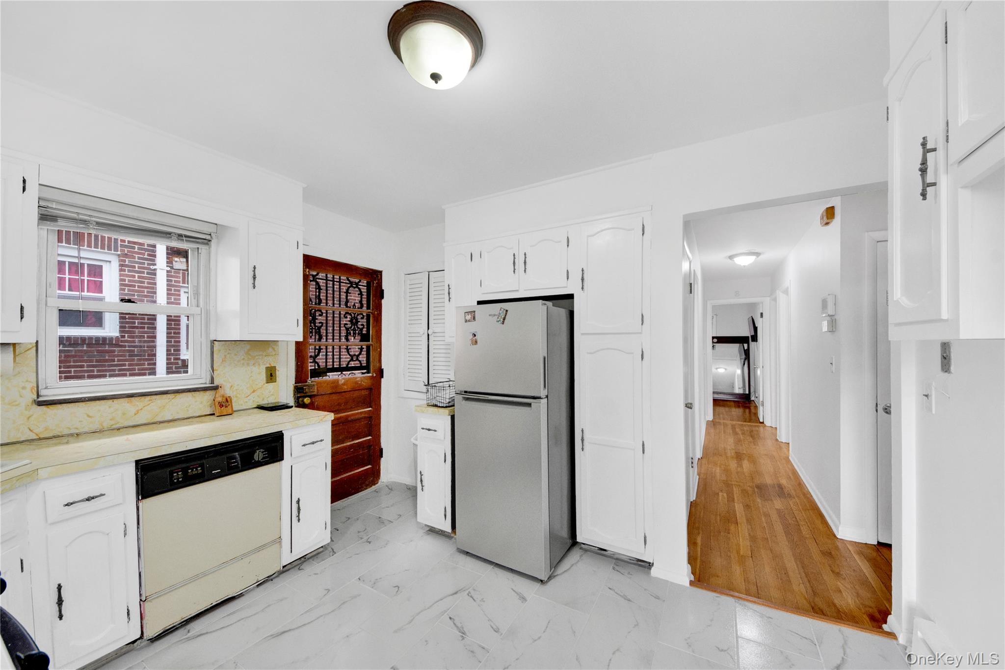 400 Egmont Avenue Property Photo 6