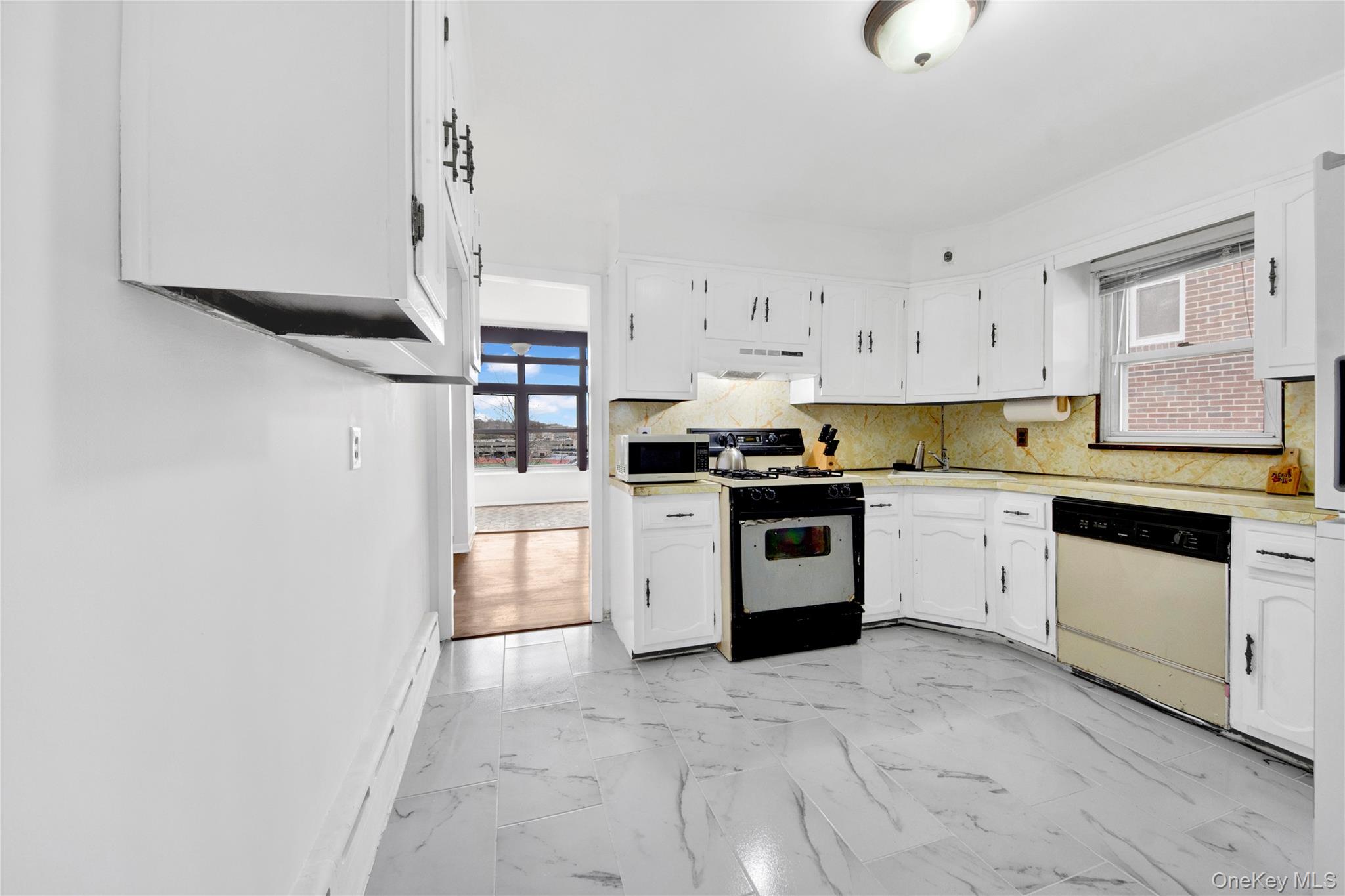 400 Egmont Avenue Property Photo 7
