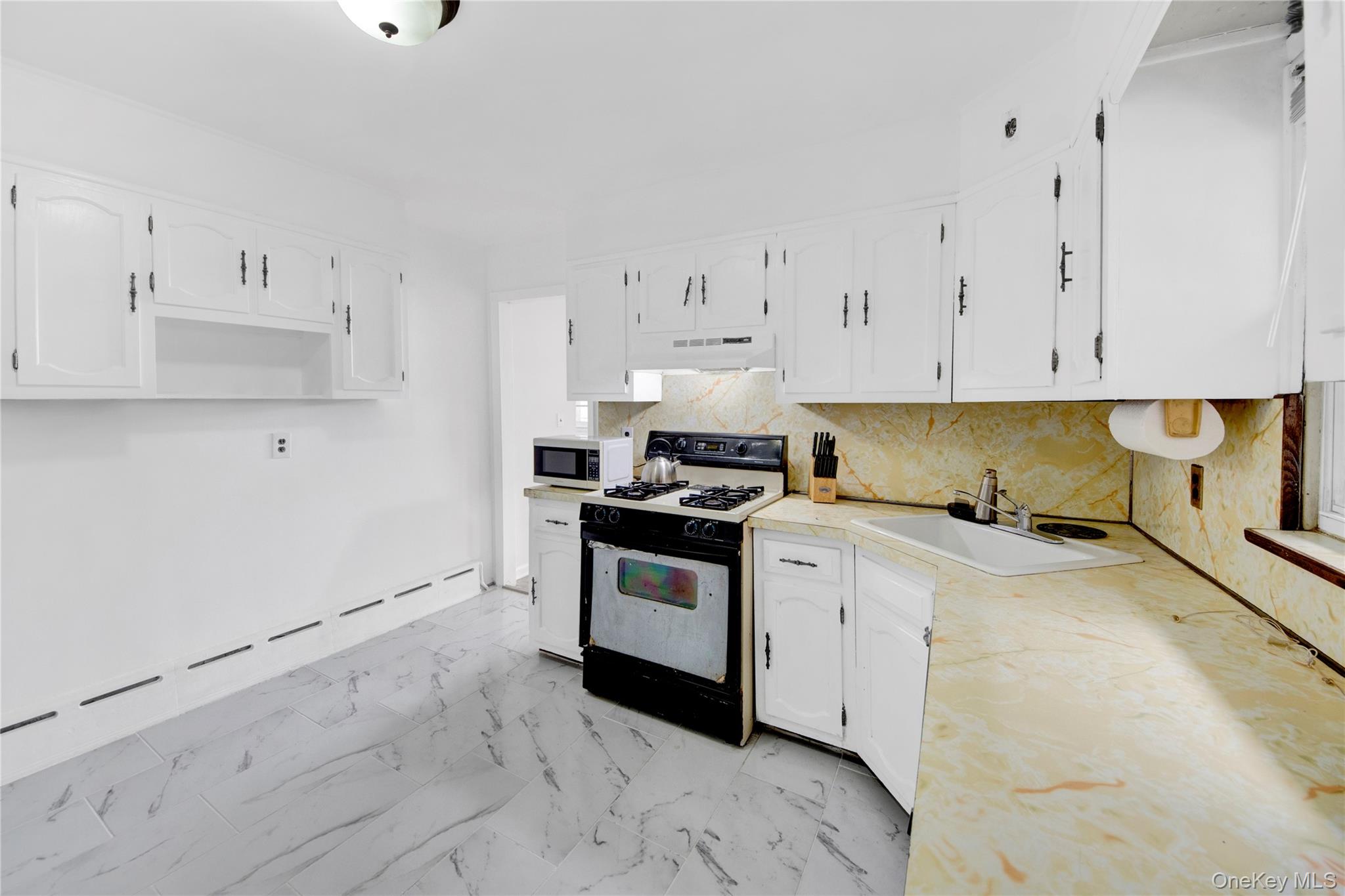 400 Egmont Avenue Property Photo 8