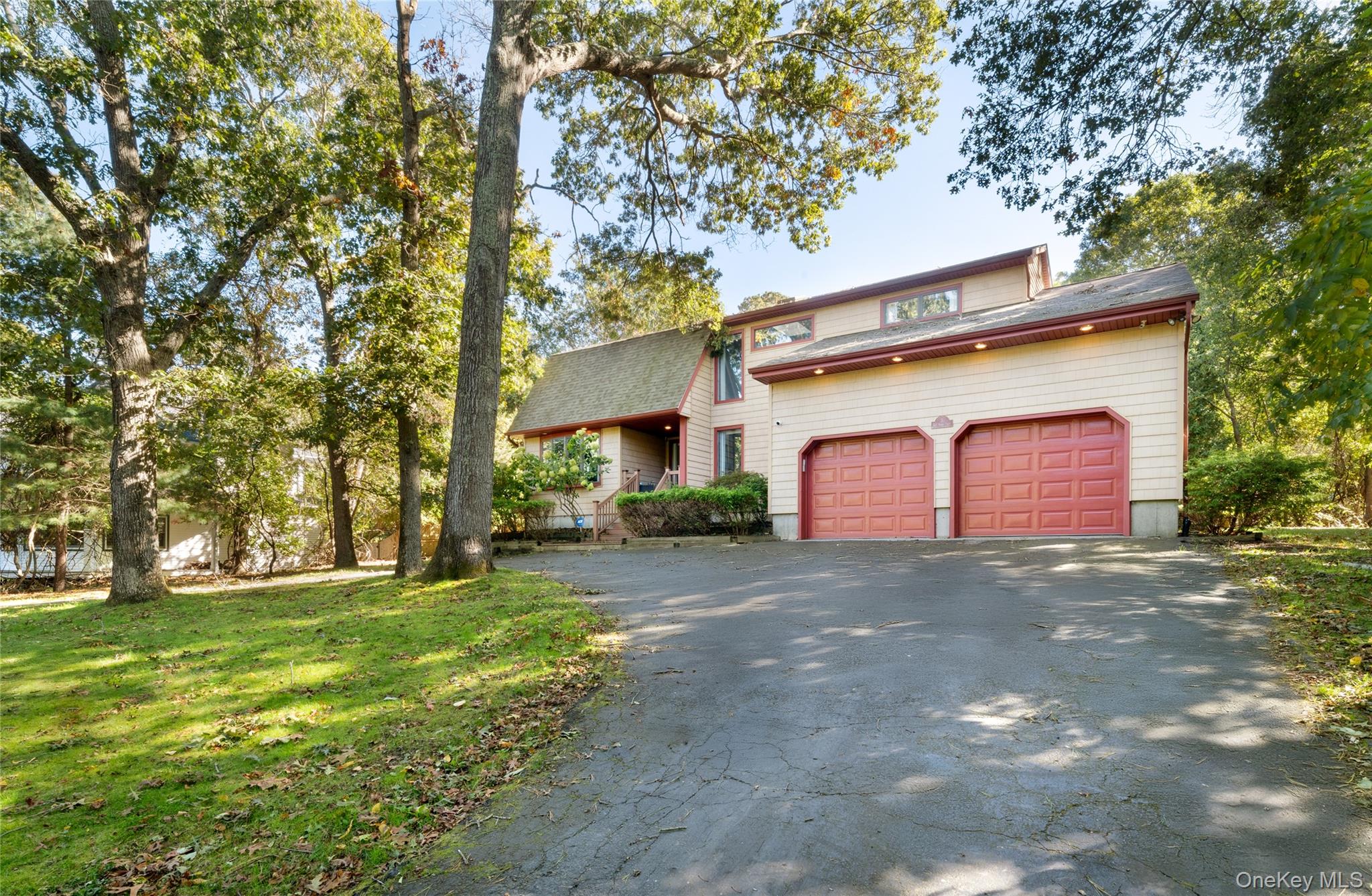 5 Bay Woods Drive Property Photo 1