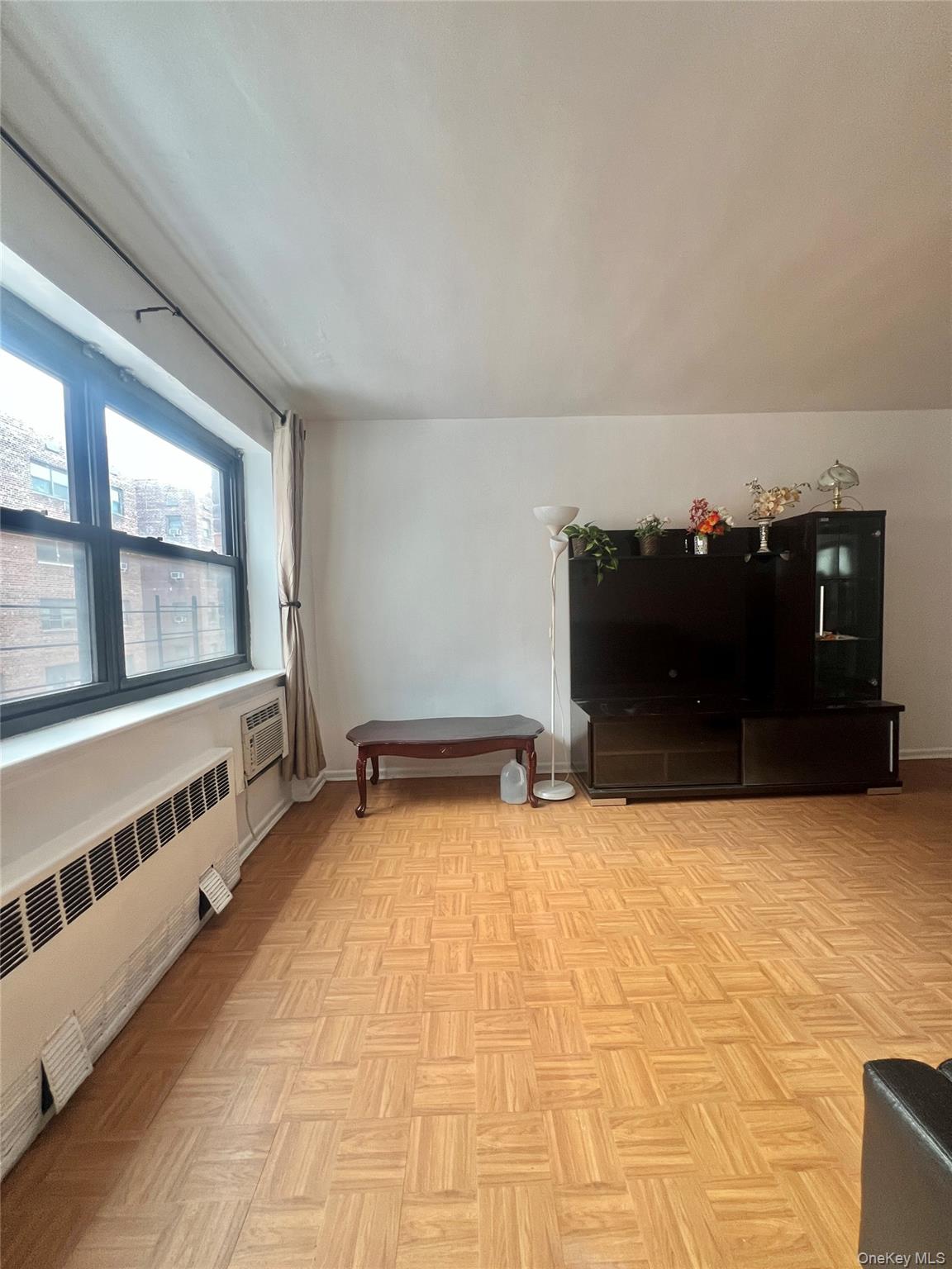 94-30 59 Avenue 4h Property Photo 3