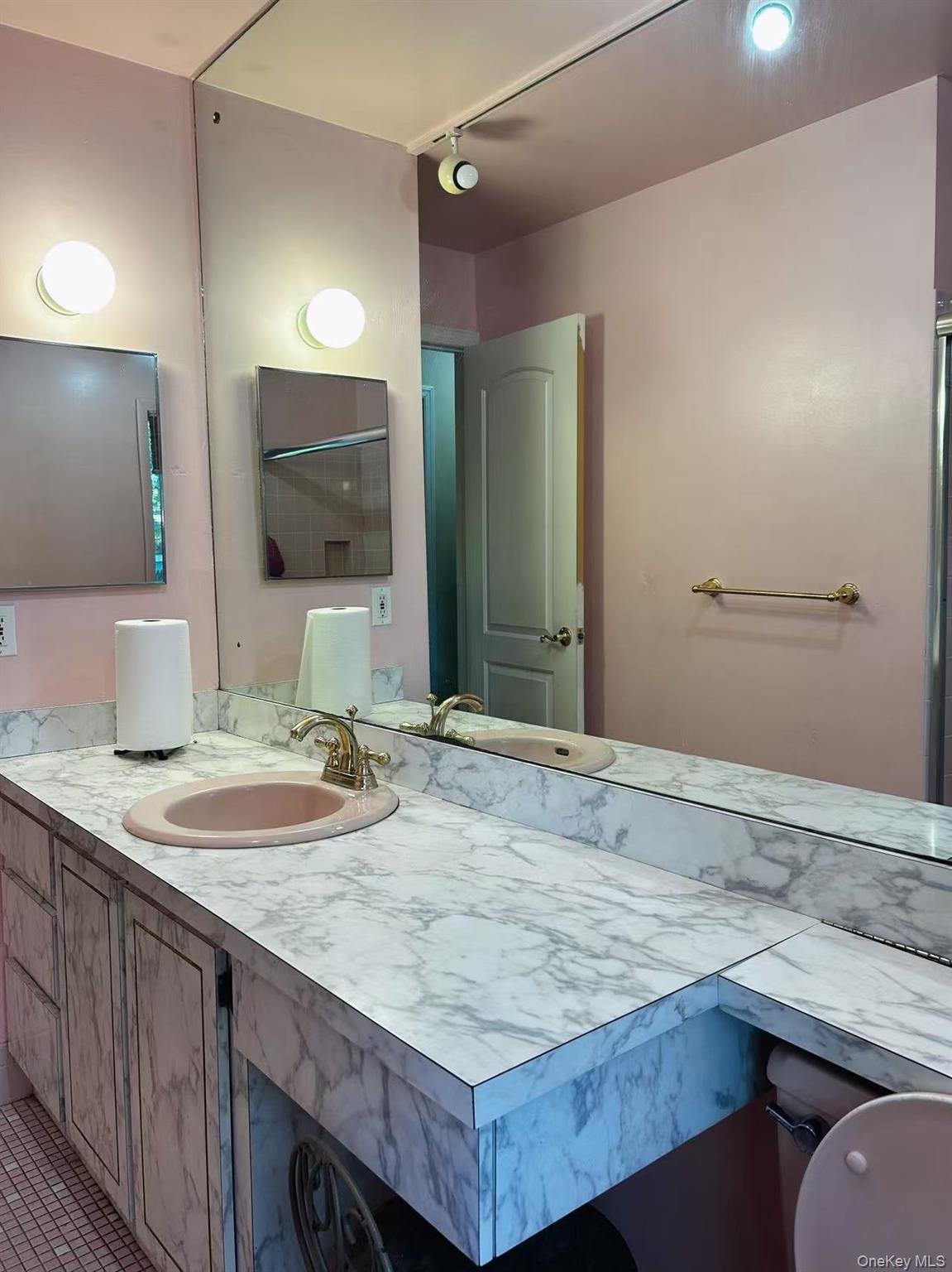165 Scott Avenue Property Photo 12