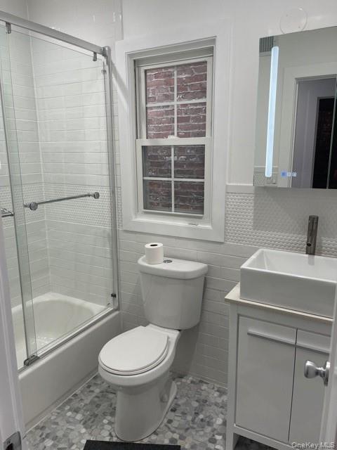 235 E 235th Street Property Photo 6