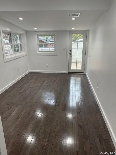 235 E 235th Street Property Photo 9