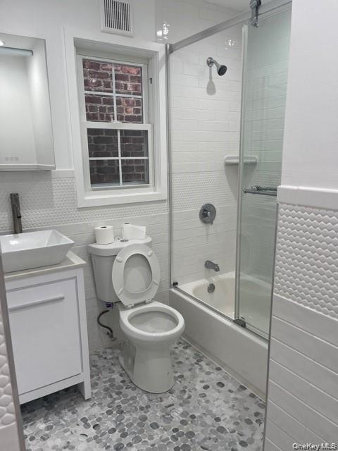 235 E 235th Street Property Photo 14