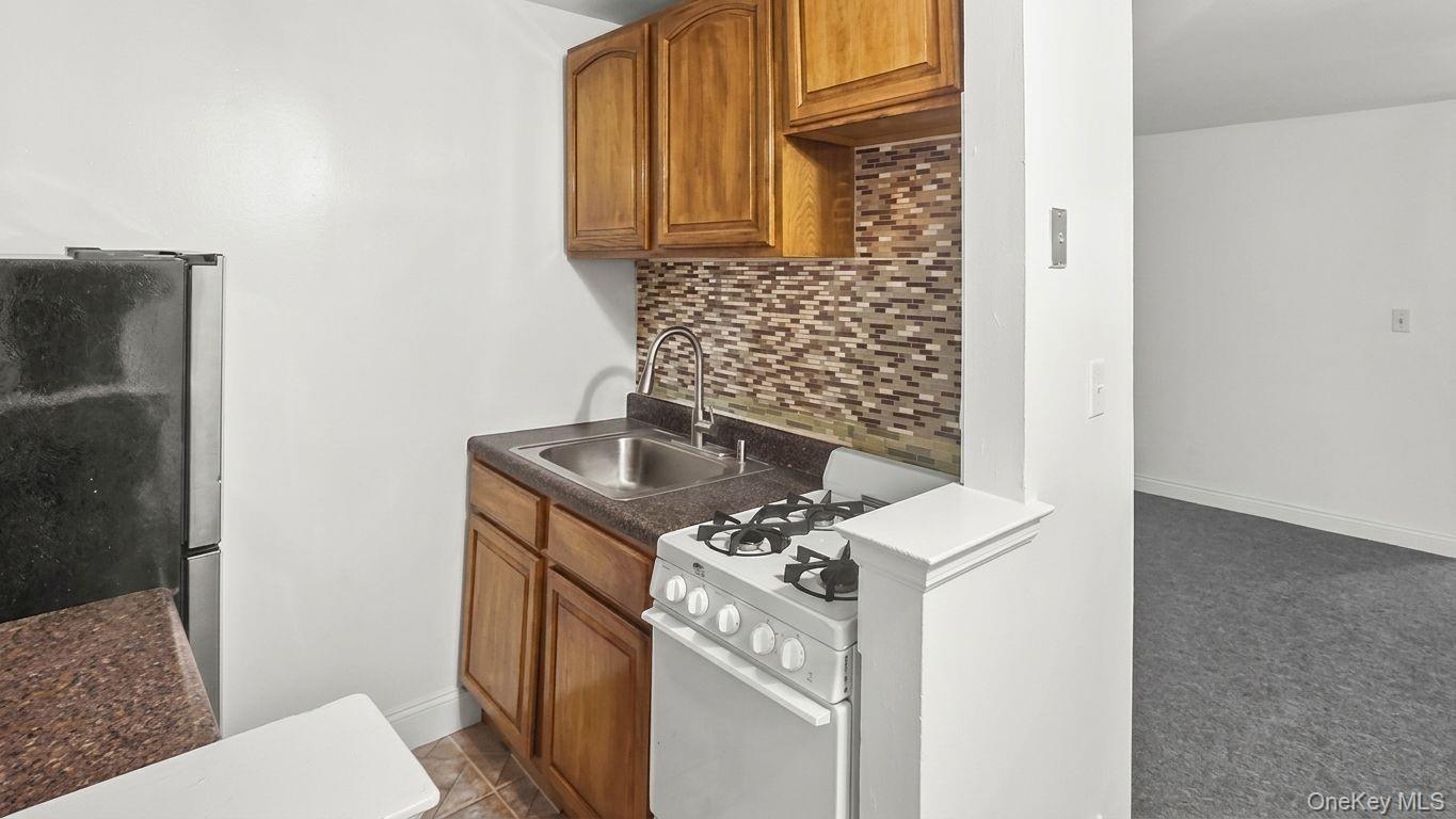 87-20 175th Street 1k Property Photo 4