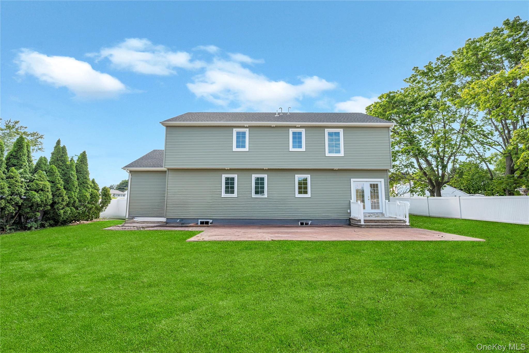 123 Cayuga Avenue Property Photo 3