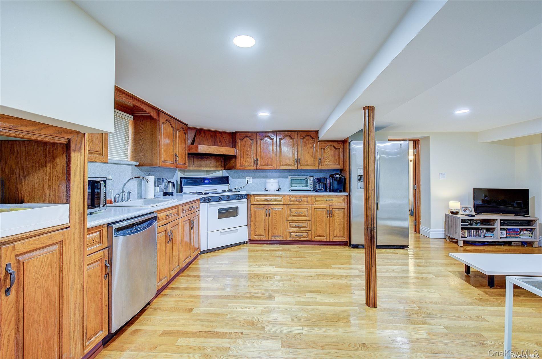 43-33 163rd Street Property Photo 14