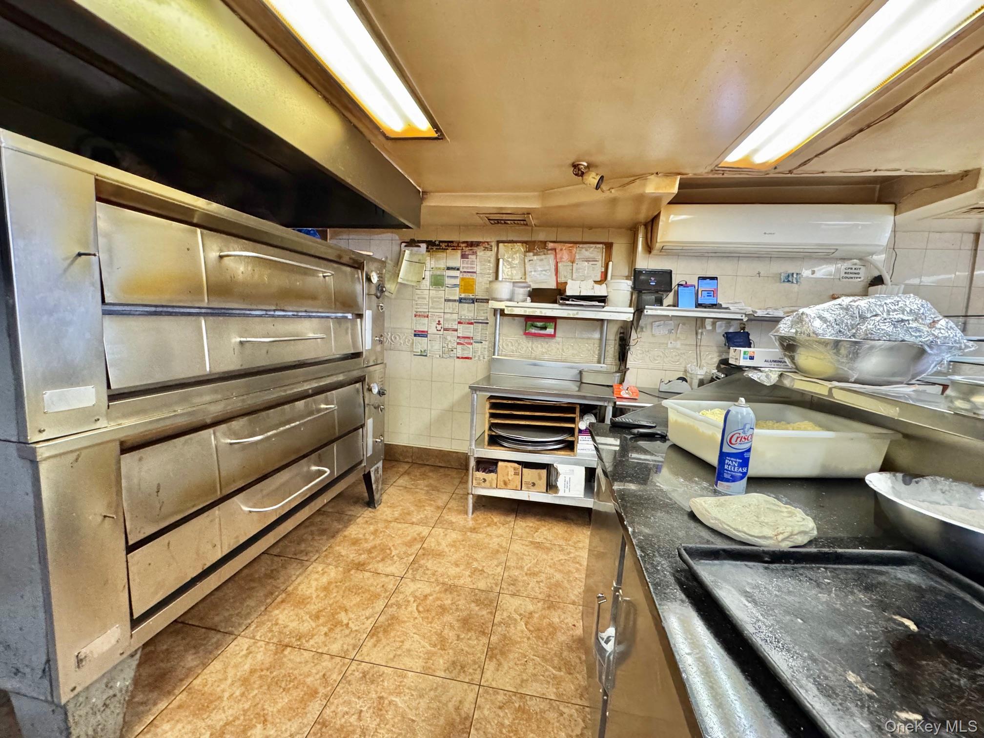 330 Halsey Street Property Photo 6