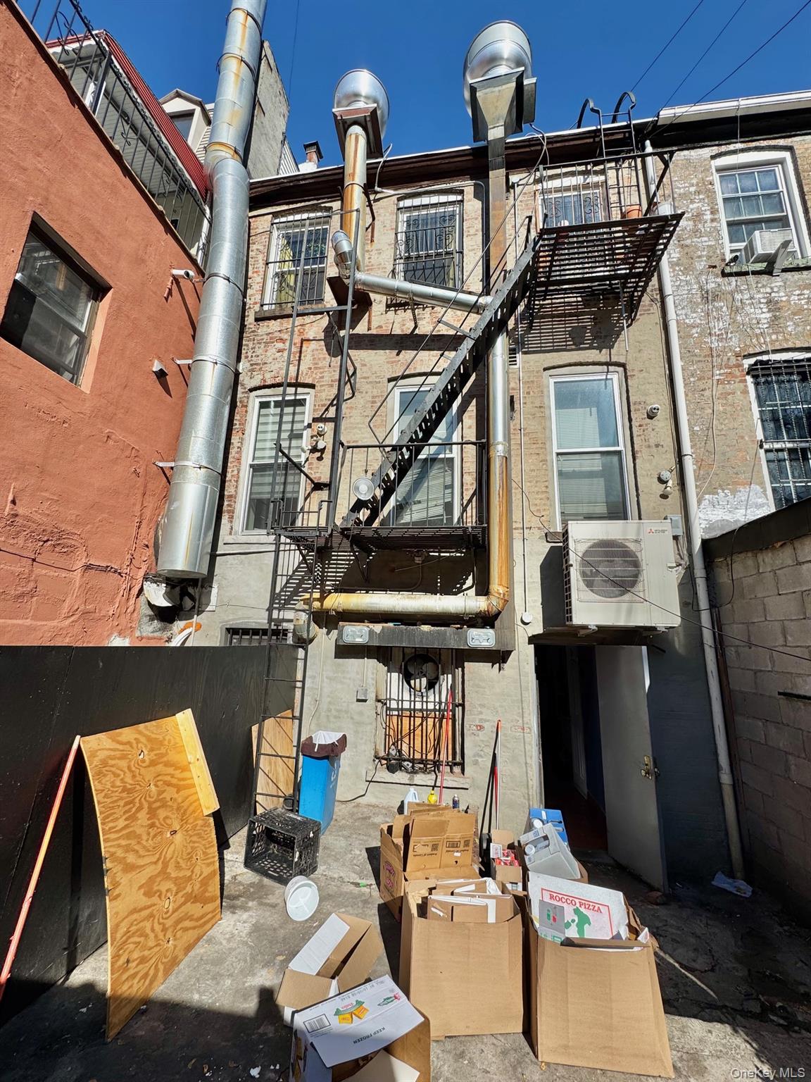 330 Halsey Street Property Photo 21