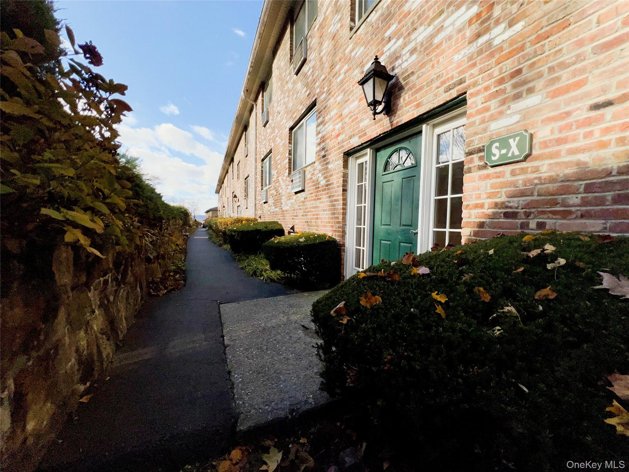 16 Scenic Drive S Property Photo 16