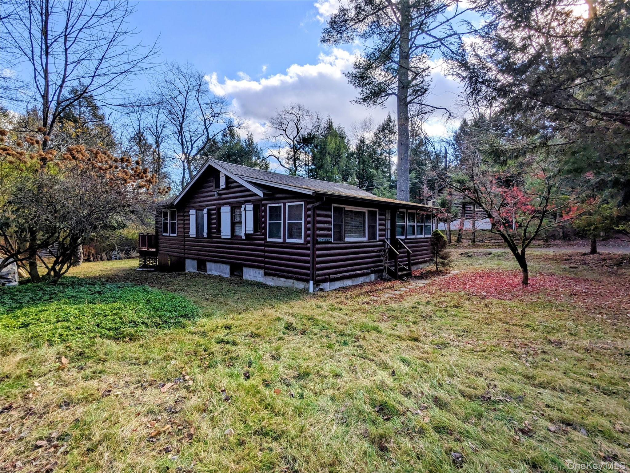 24 N Mohican Trail Property Photo 1