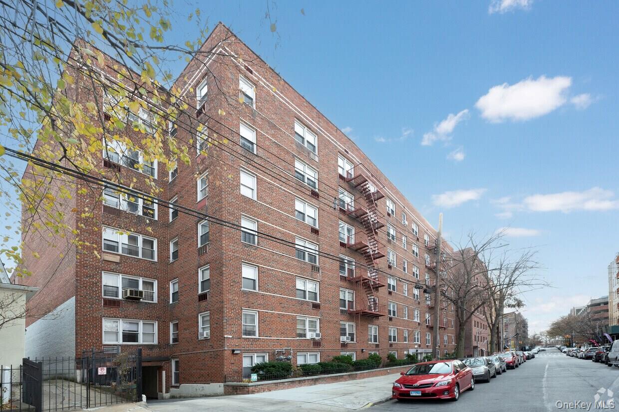 3520 Tryon Avenue 405 Property Photo 1