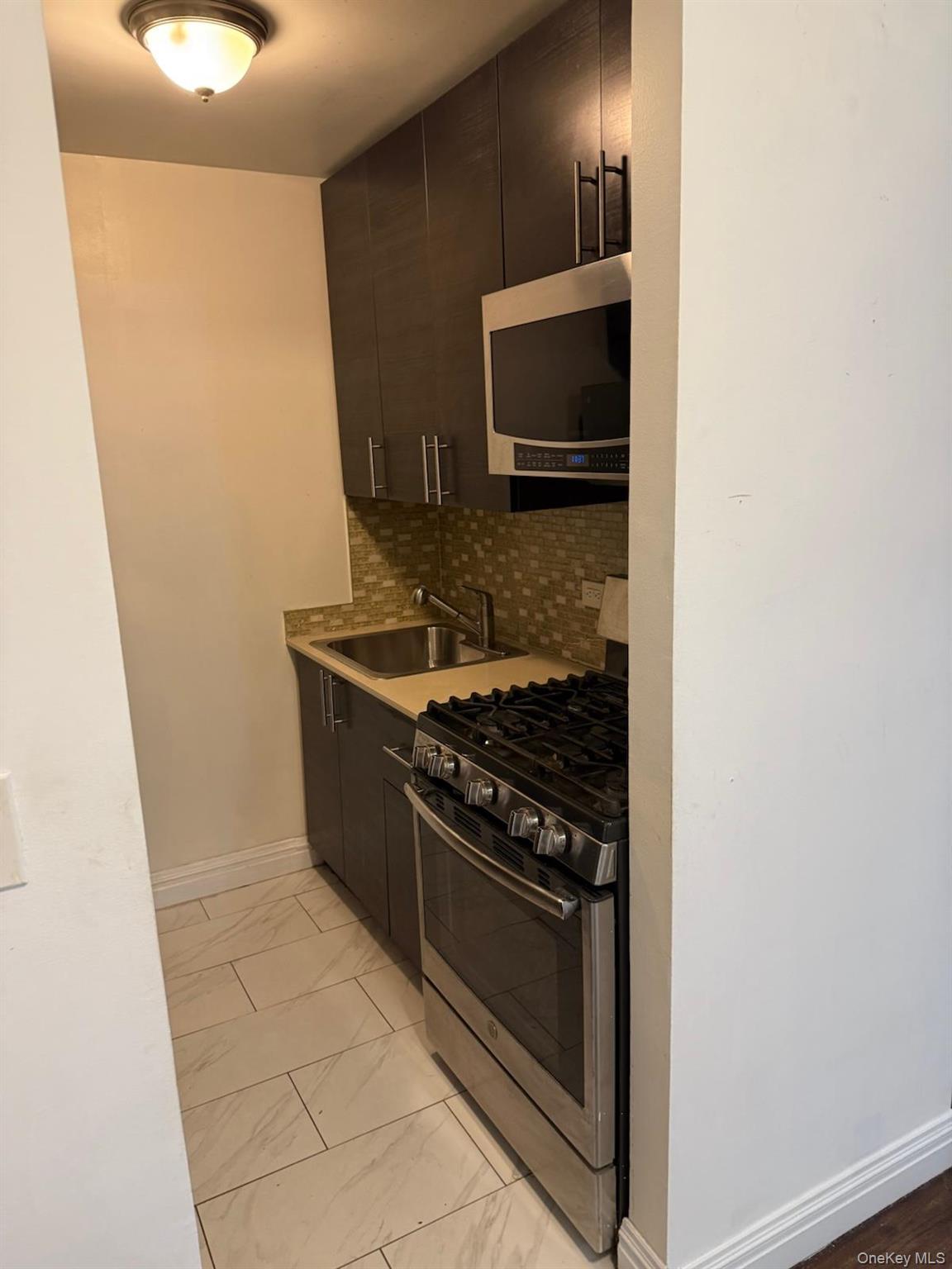 3520 Tryon Avenue 405 Property Photo 15