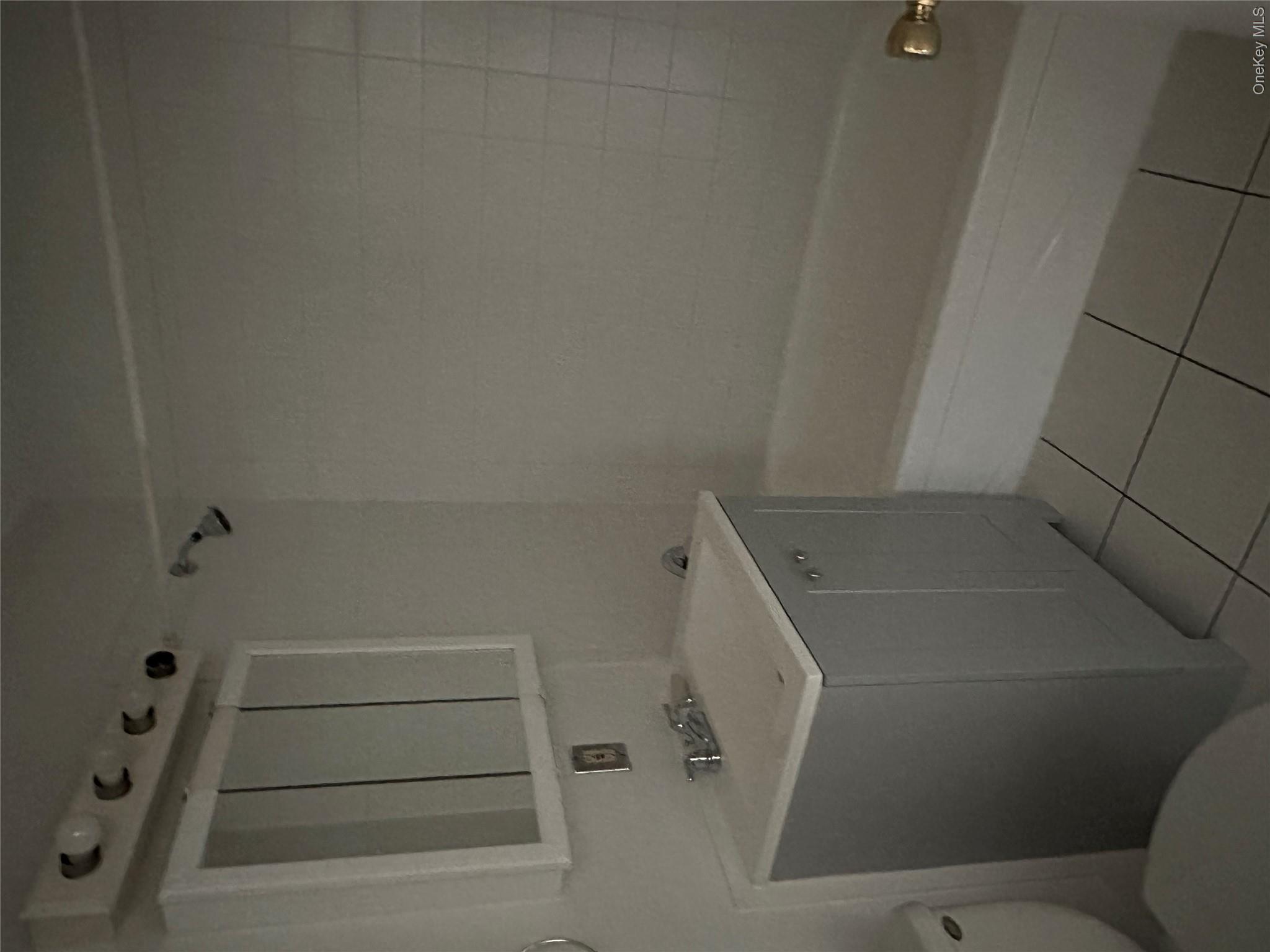 603 Barclay Manor 6c Property Photo 7