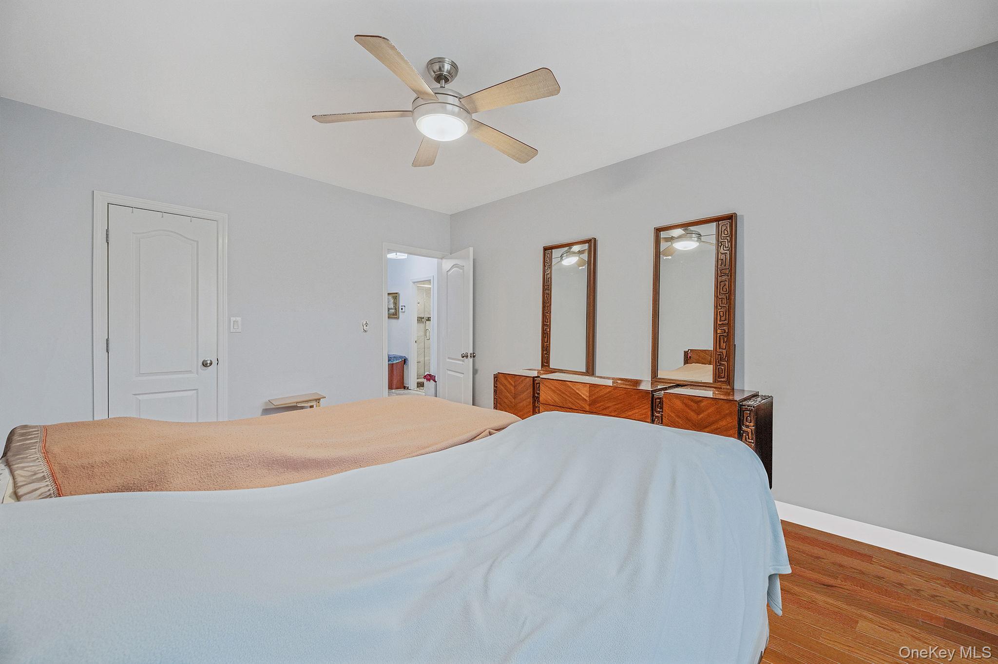 66-11 Burns Street Property Photo 33