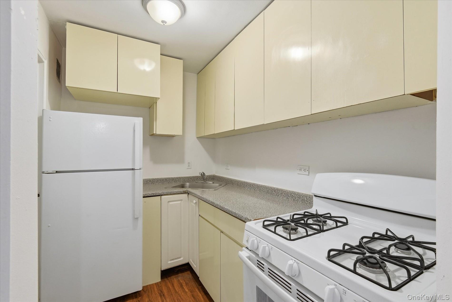 60-11 Broadway 4n Property Photo 7