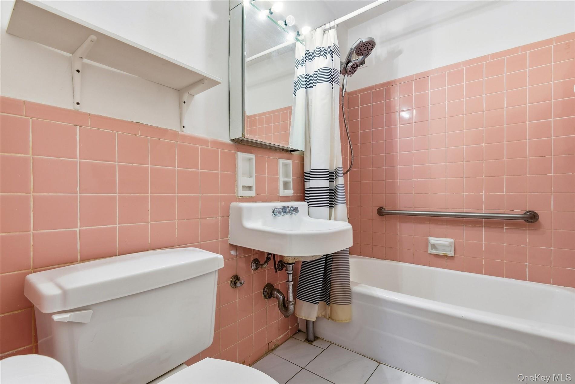 60-11 Broadway 4n Property Photo 11