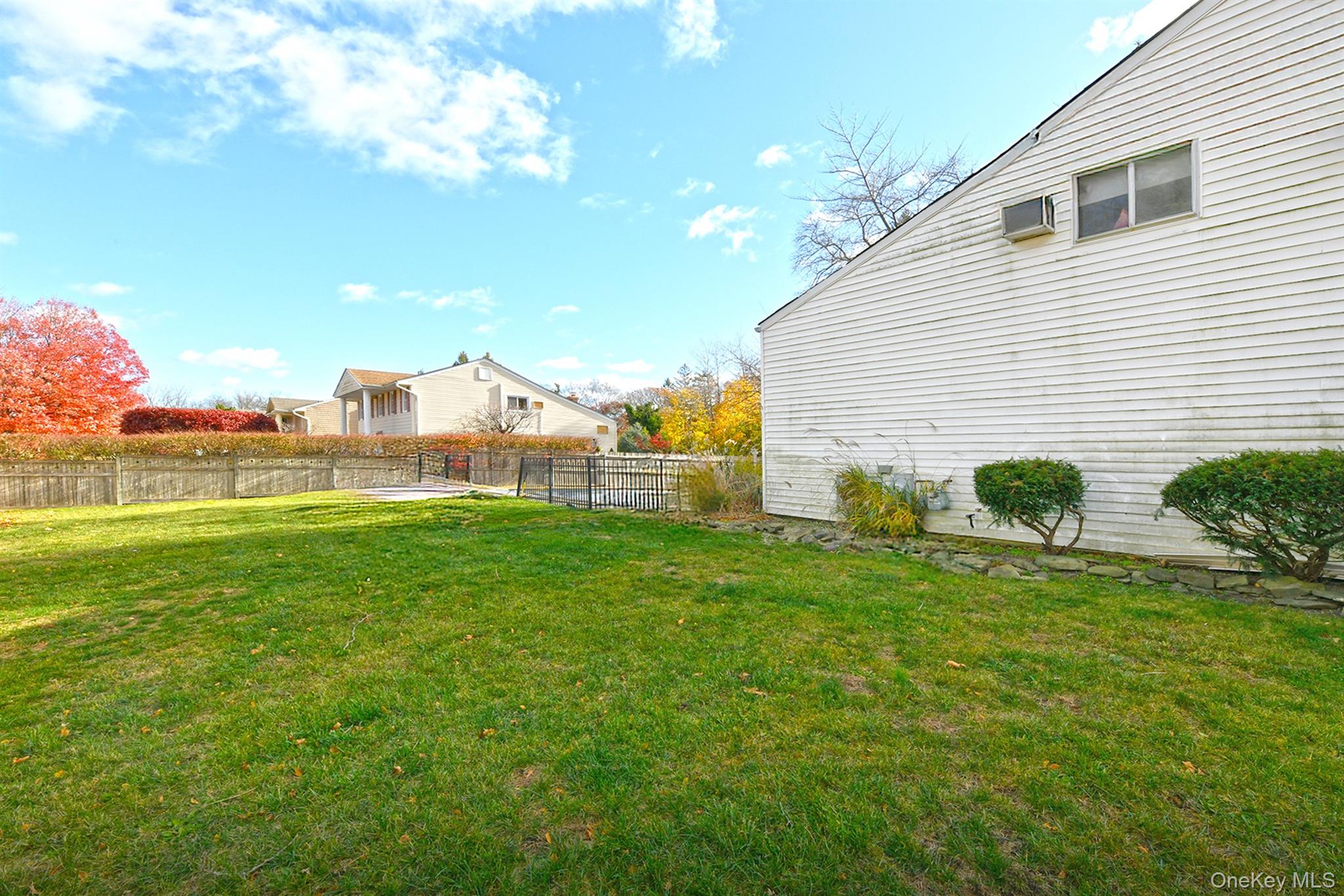 22 Suttonwood Drive Property Photo 5