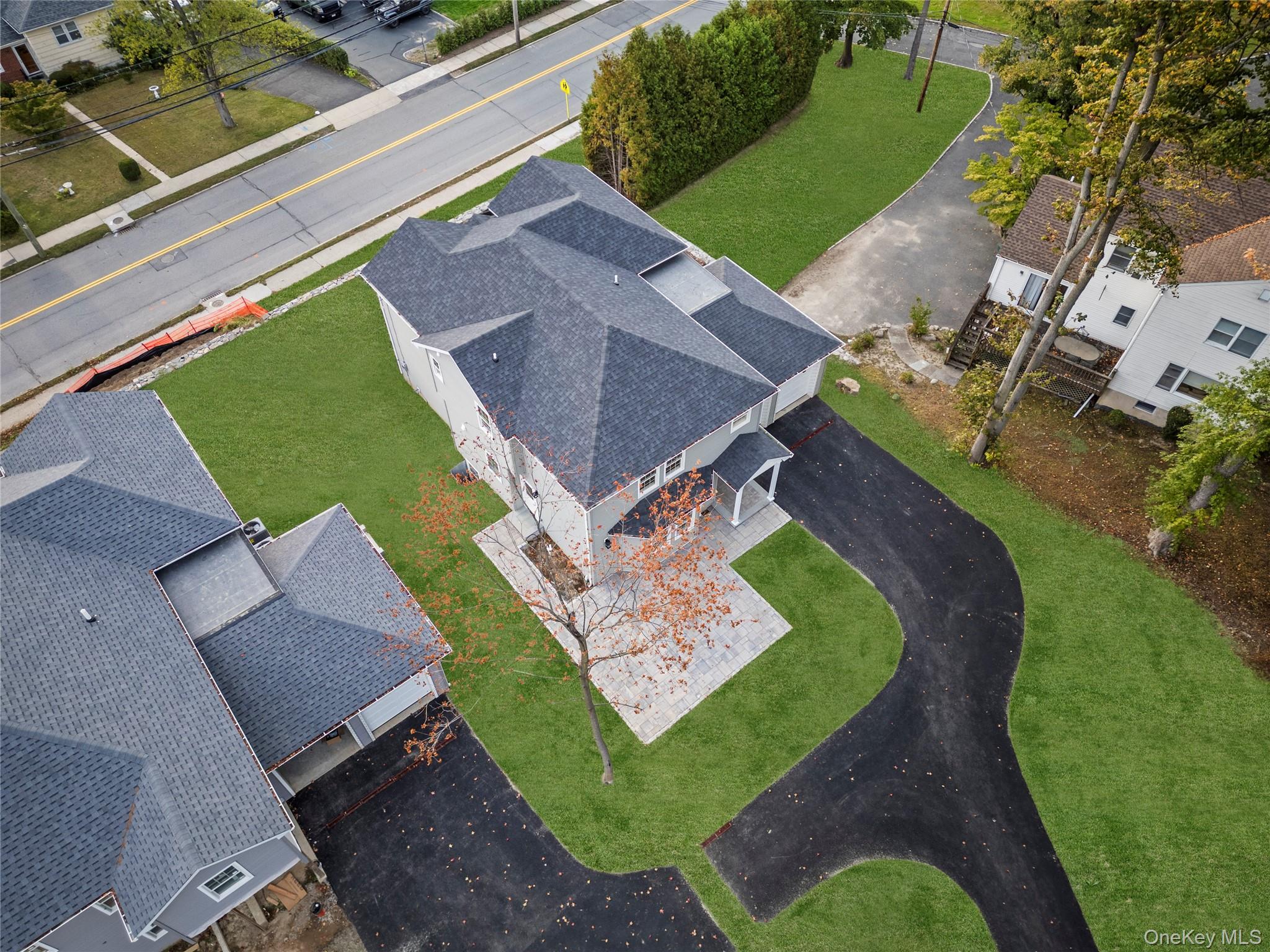 567 King Street Property Photo 2