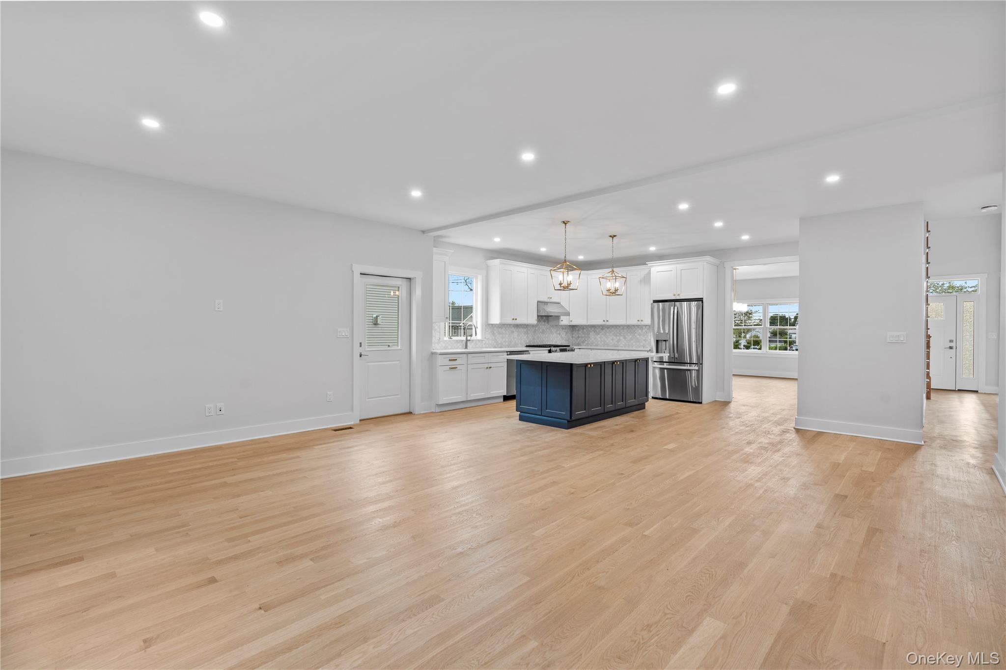 567 King Street Property Photo 5