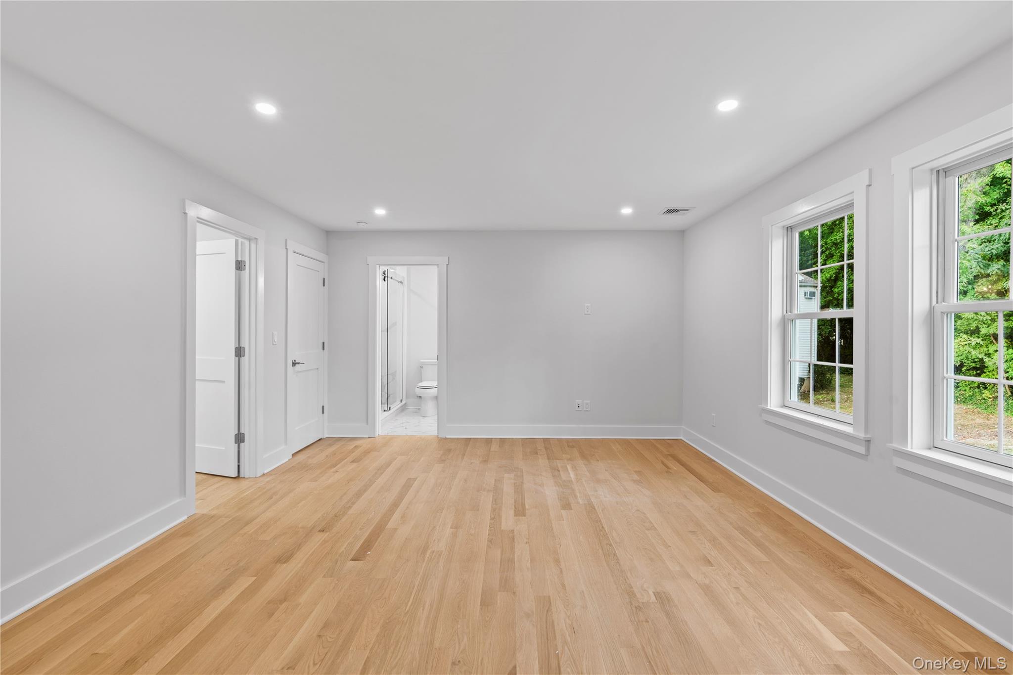 567 King Street Property Photo 12