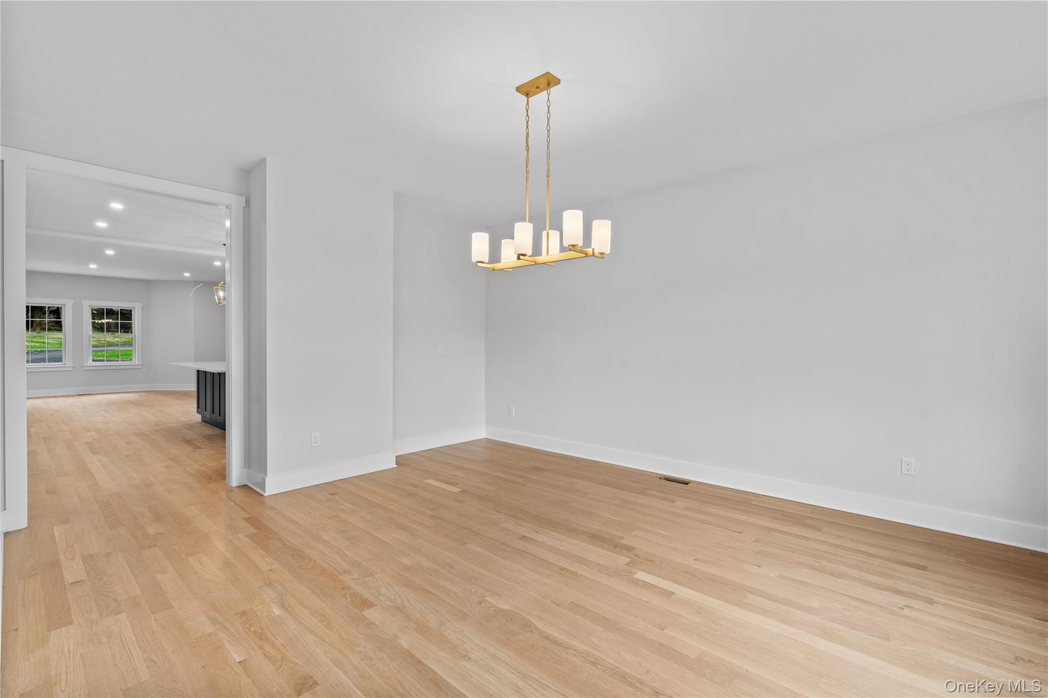 567 King Street Property Photo 13