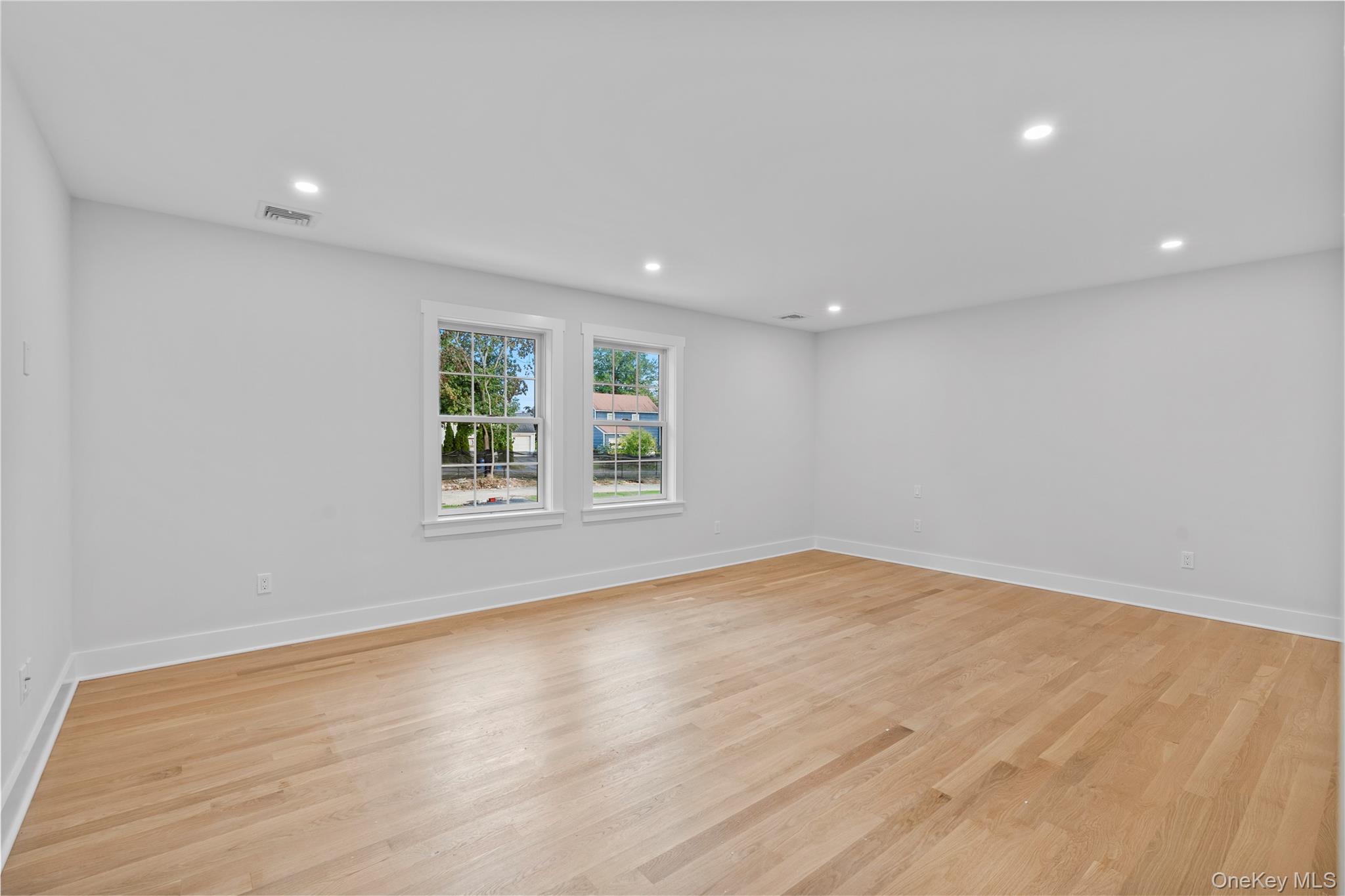 567 King Street Property Photo 19