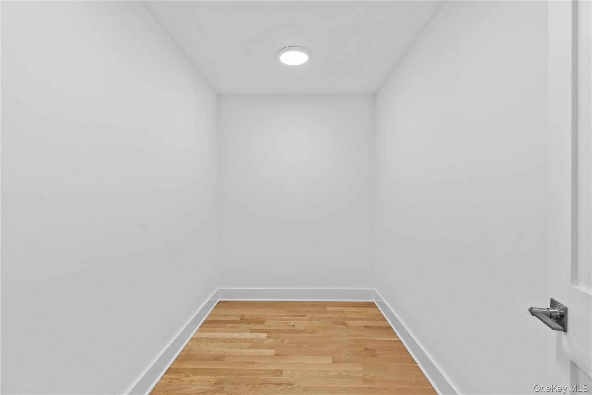 567 King Street Property Photo 20