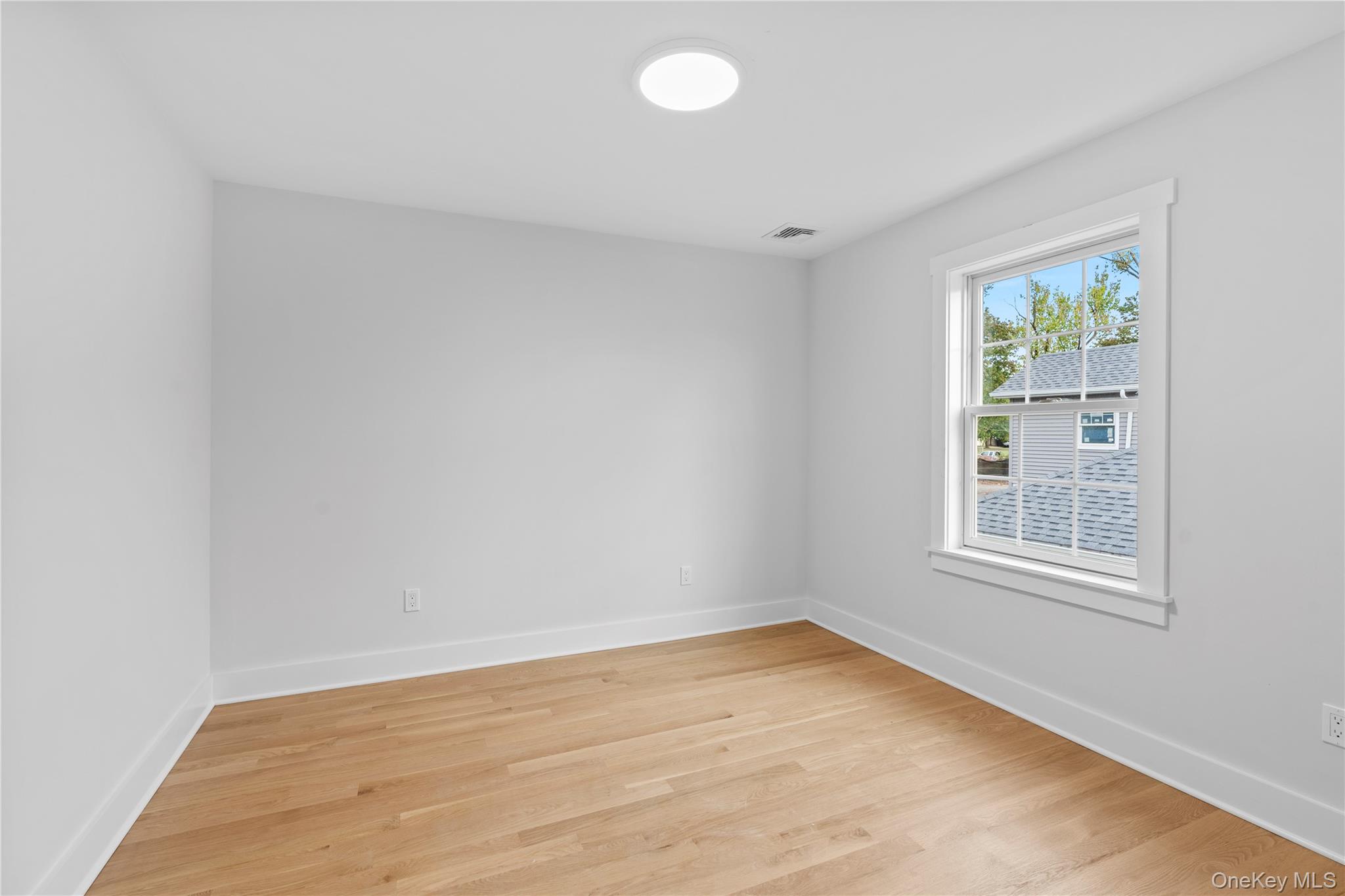 567 King Street Property Photo 29