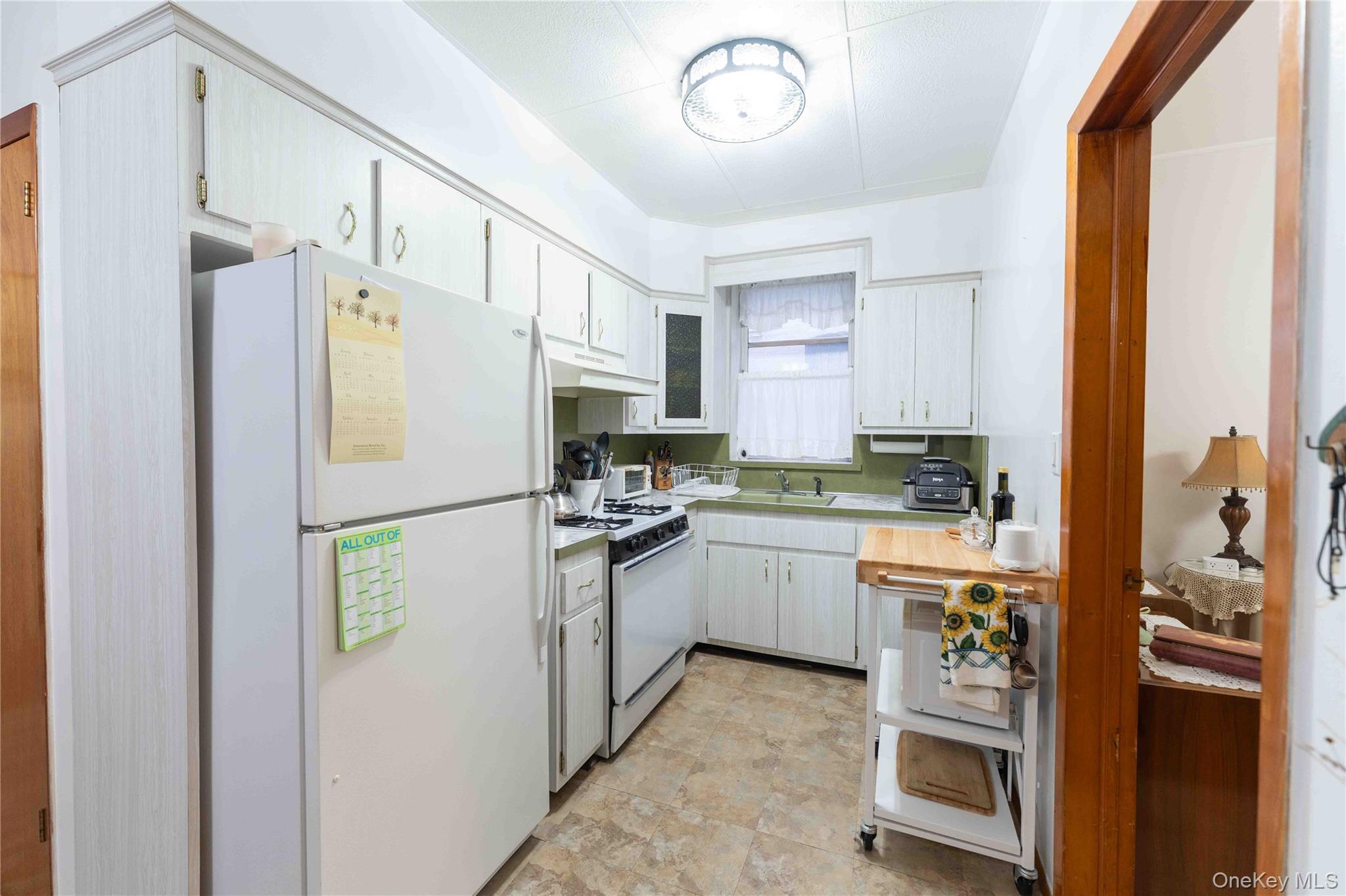 765 E 9th Street Property Photo 16